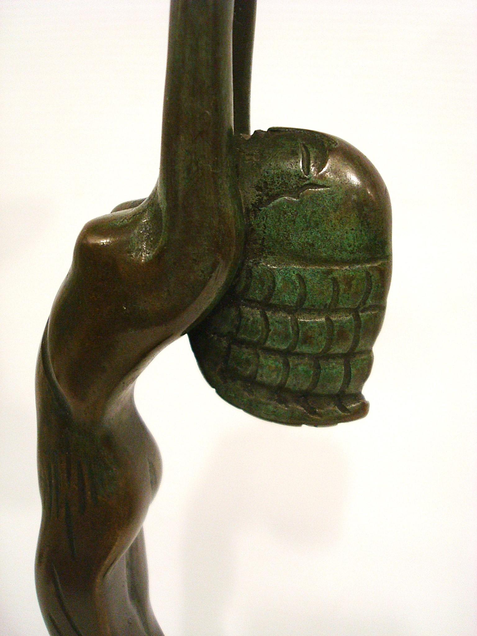 Italiano Scultura in bronzo Art Deco di Salomè con testa di Giovanni Battista in vendita