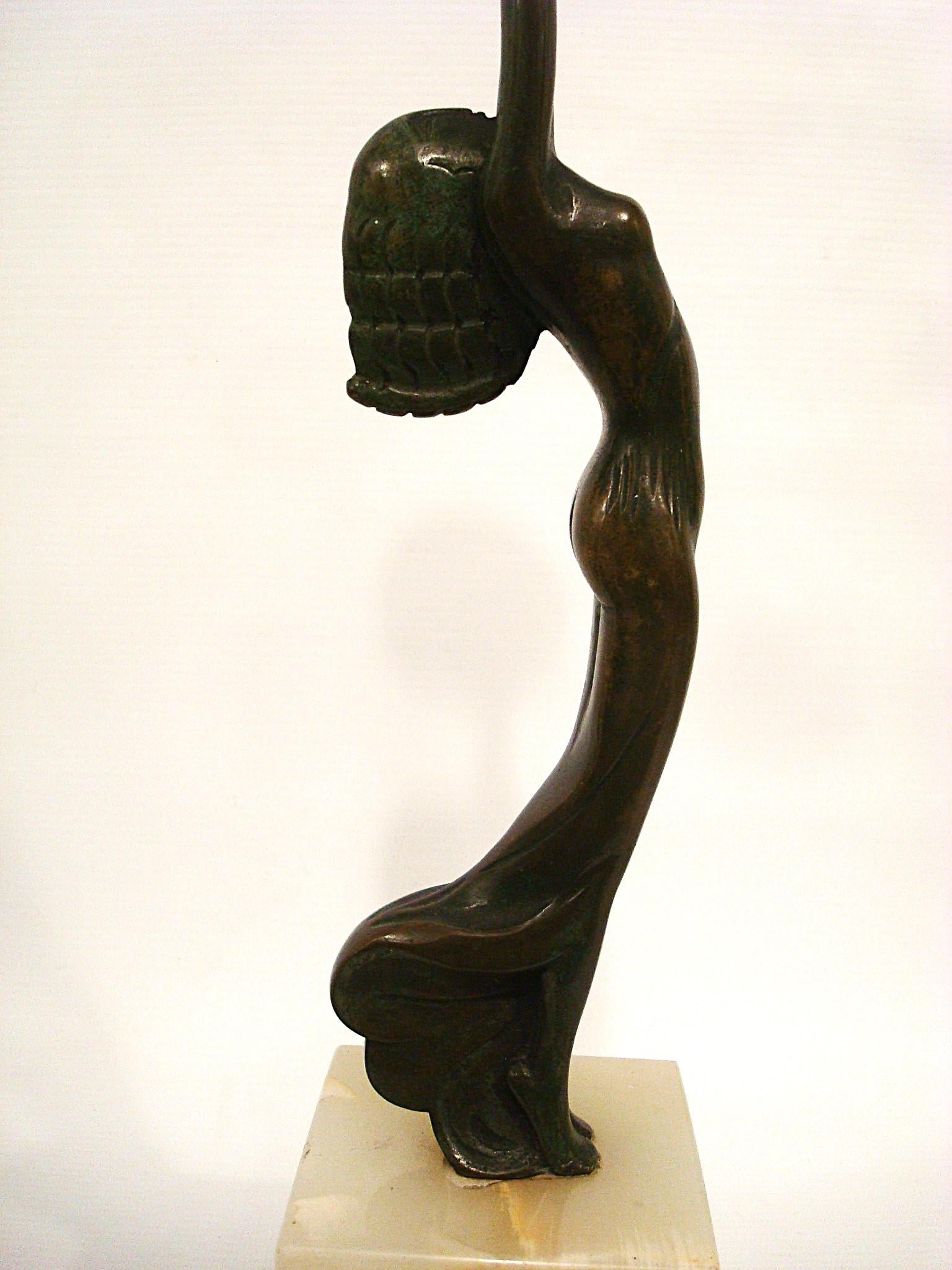 XX secolo Scultura in bronzo Art Deco di Salomè con testa di Giovanni Battista in vendita