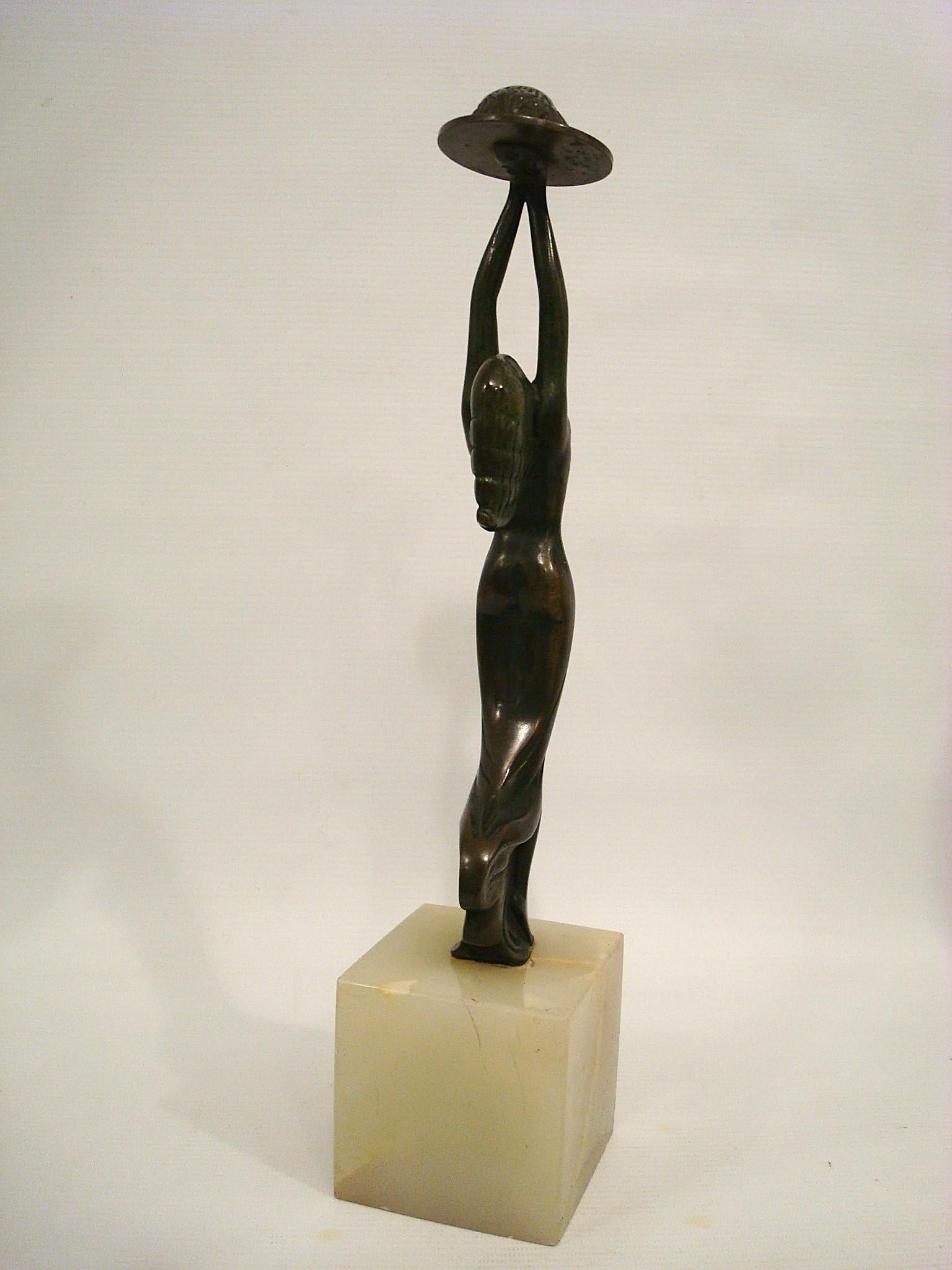 Scultura in bronzo Art Deco di Salomè con testa di Giovanni Battista in vendita 1