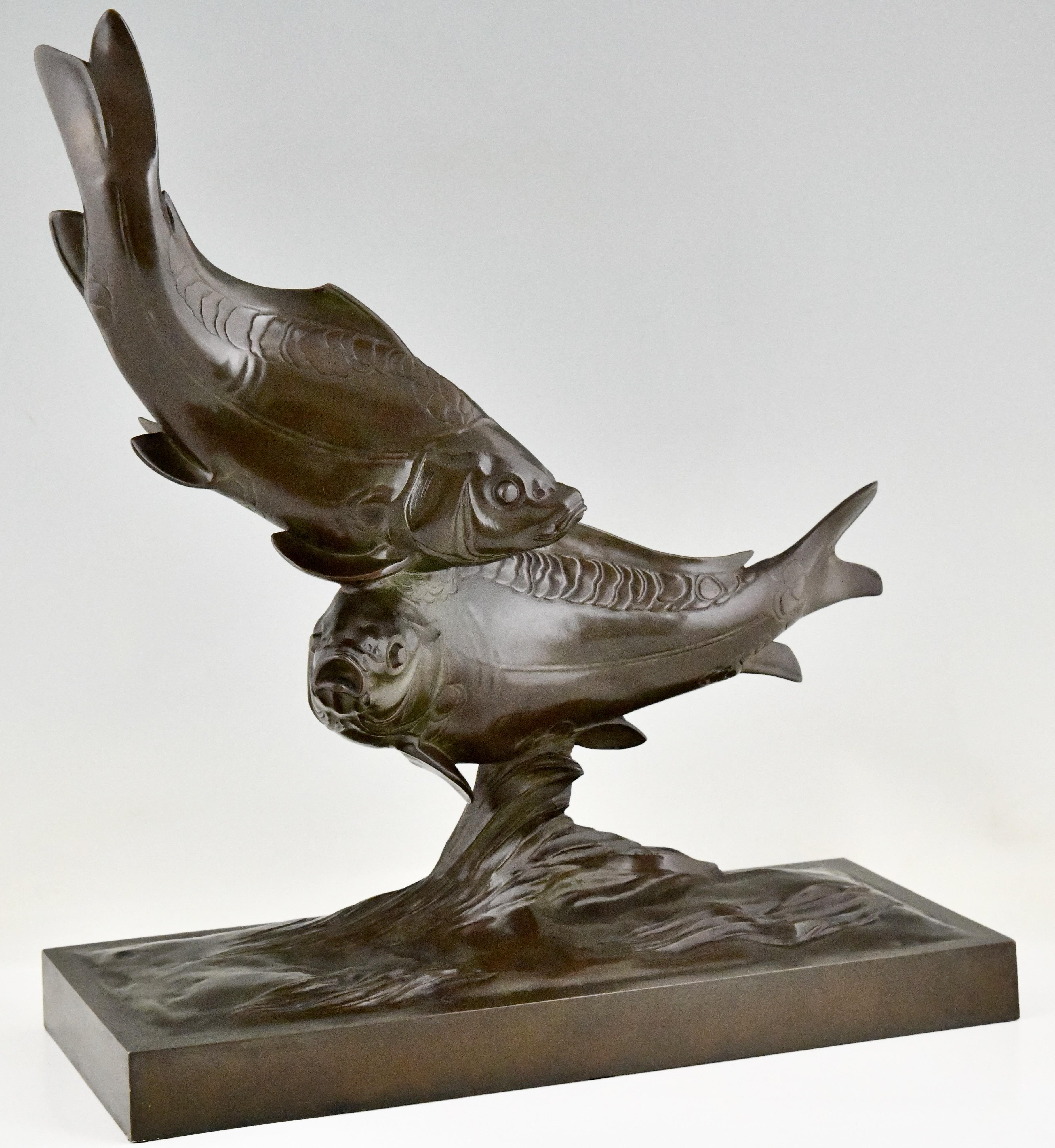 Art-Déco-Bronze-Skulptur zweier Teppichfischs aus Teppich von Santiago Bonome, Spanien, 1930 (Art déco)