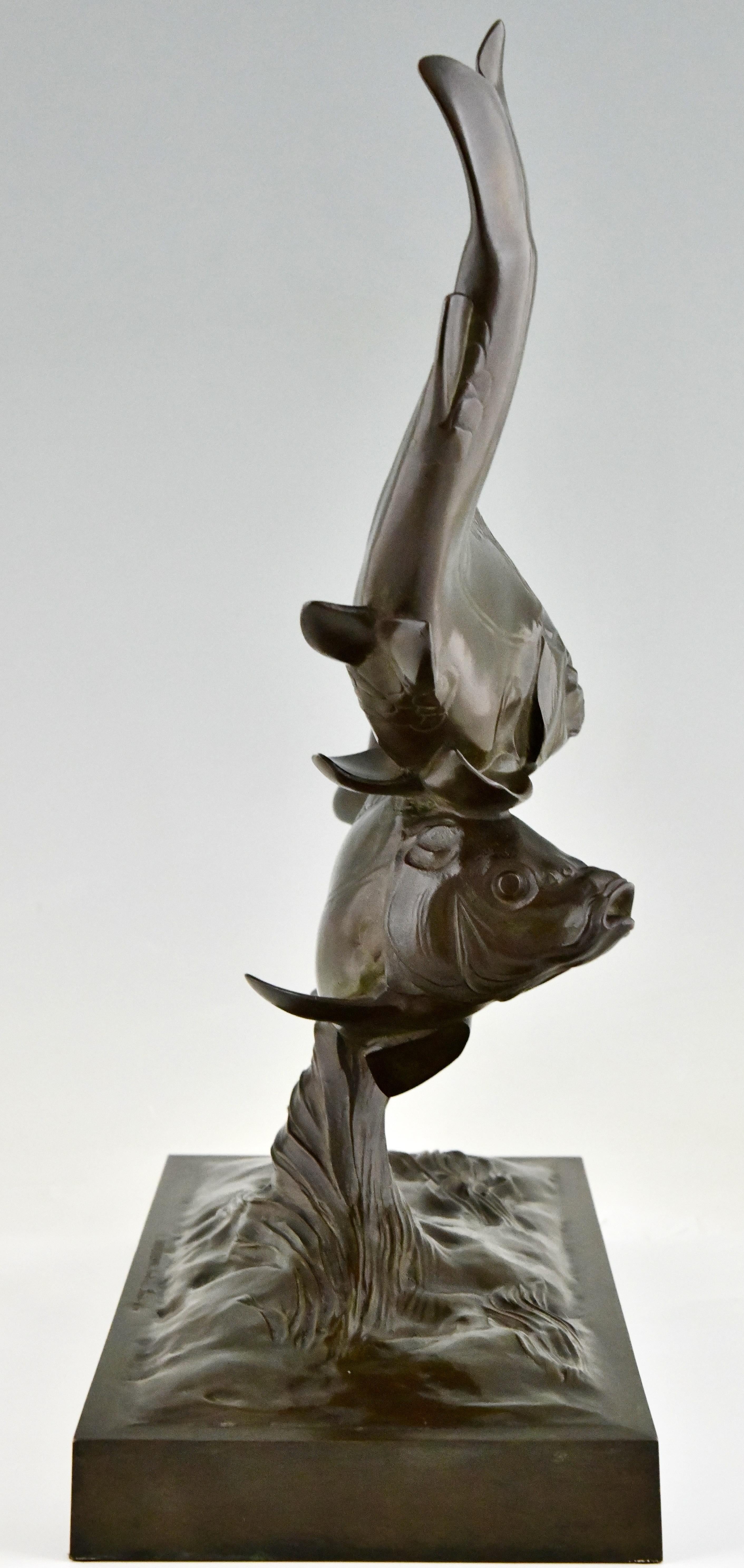 Art-Déco-Bronze-Skulptur zweier Teppichfischs aus Teppich von Santiago Bonome, Spanien, 1930 (Patiniert)