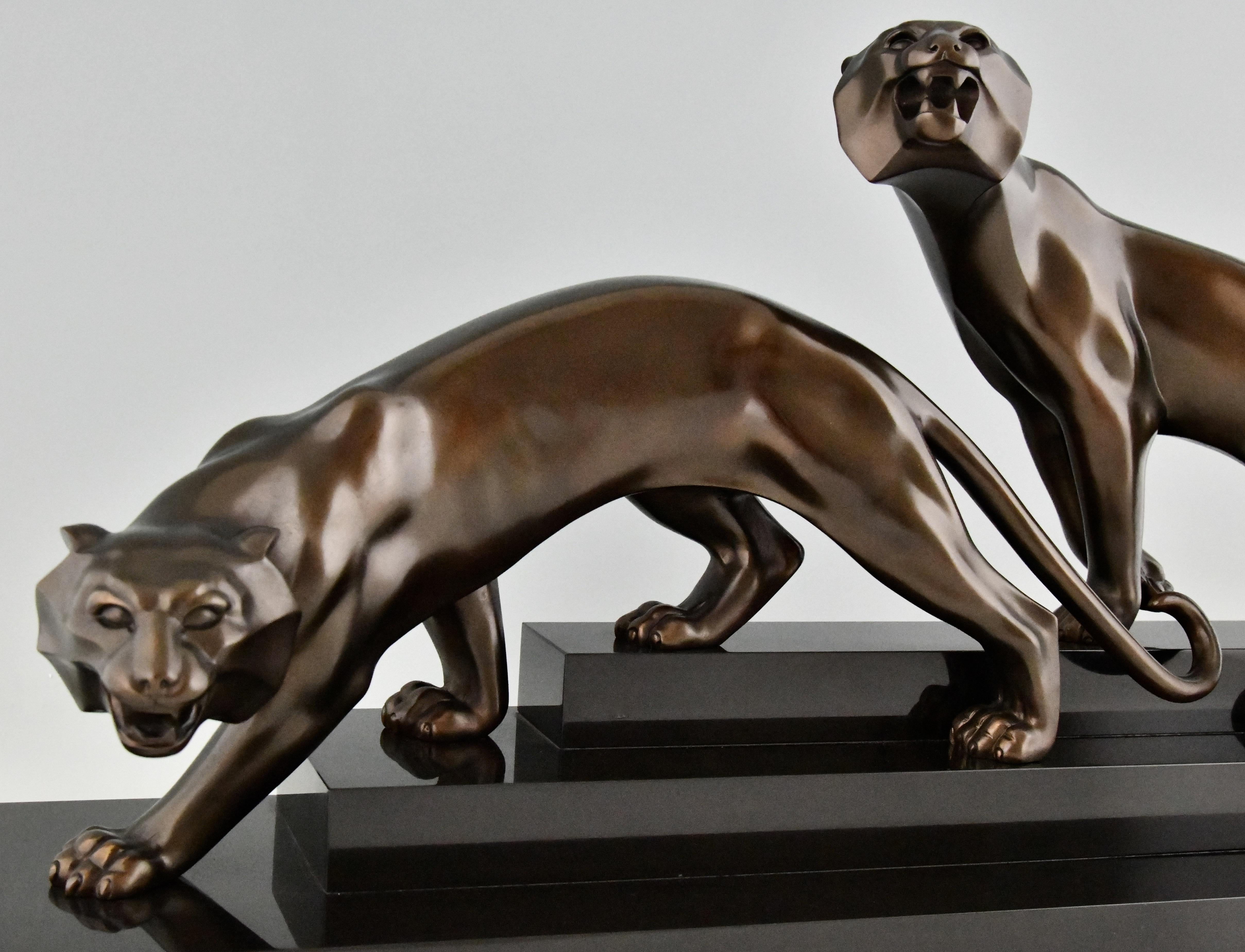 Art Deco Bronze Sculpture of Two Panthers by Georges Lavroff, 1925 4