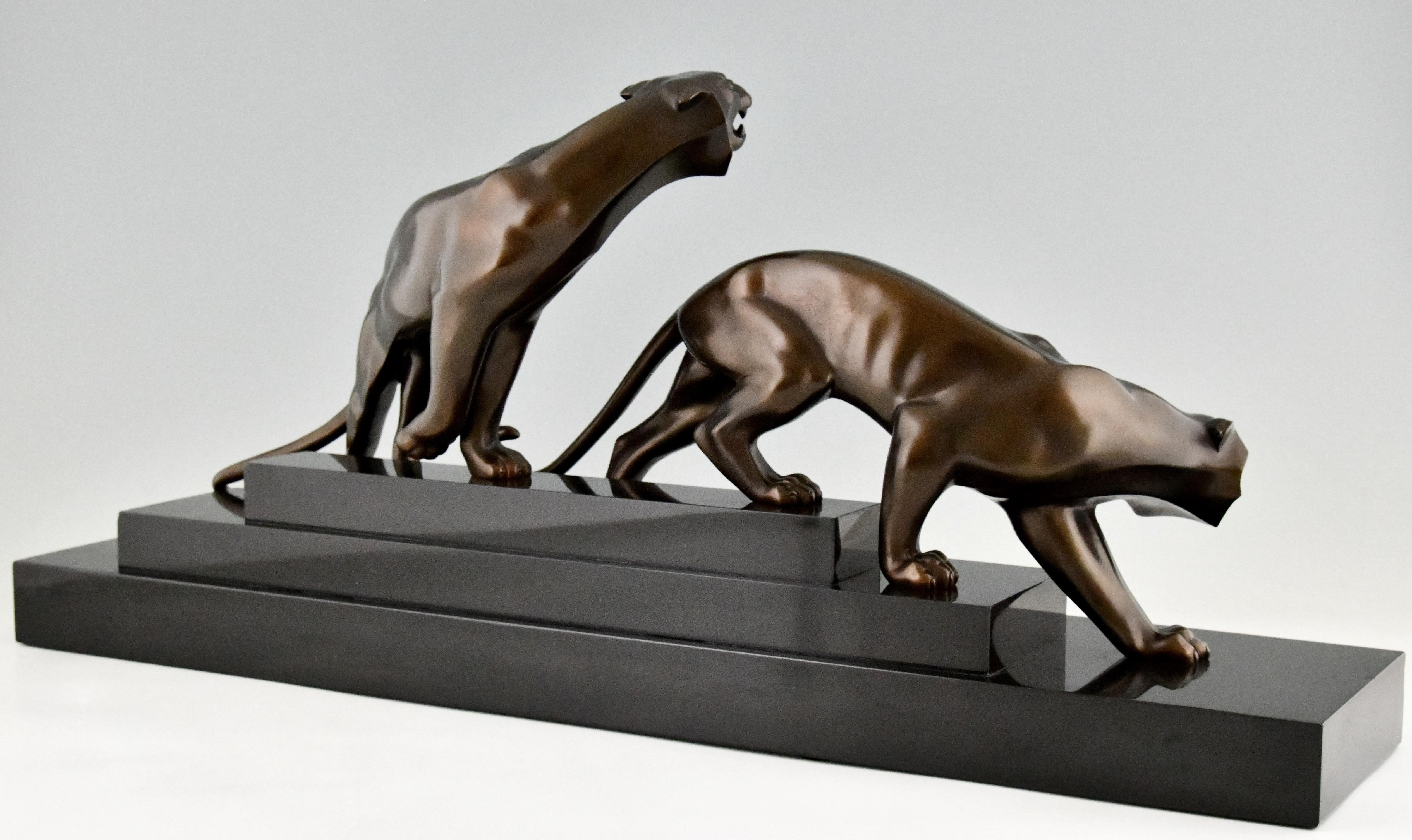 Art Deco Bronze Sculpture of Two Panthers by Georges Lavroff, 1925 In Good Condition In Antwerp, BE