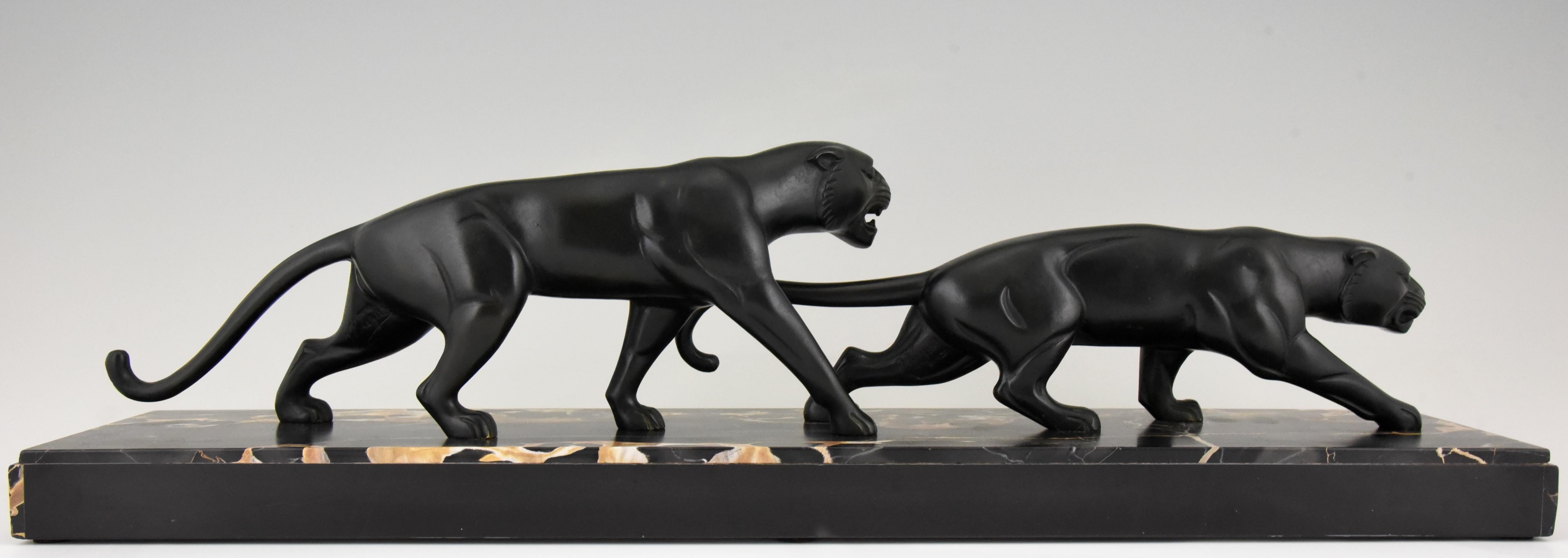 Art Deco Bronze Sculpture of Two Panthers Dominique Jean Baptiste Hugues In Good Condition In Antwerp, BE