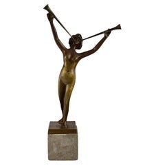 Antique Art Deco Bronze Sculpture on a Marble Base, Lur-Blowing Nude Woman, 1920s / 30s