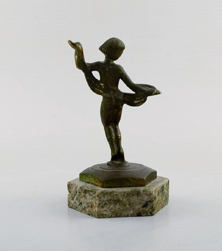 Unknown Art Deco Bronze Sculpture on Marble Base, Young Naked Woman with Cloth, 1930s