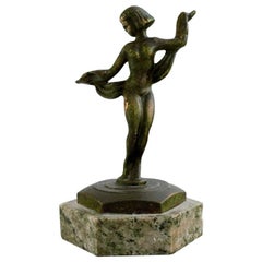 Art Deco Bronze Sculpture on Marble Base, Young Naked Woman with Cloth, 1930s