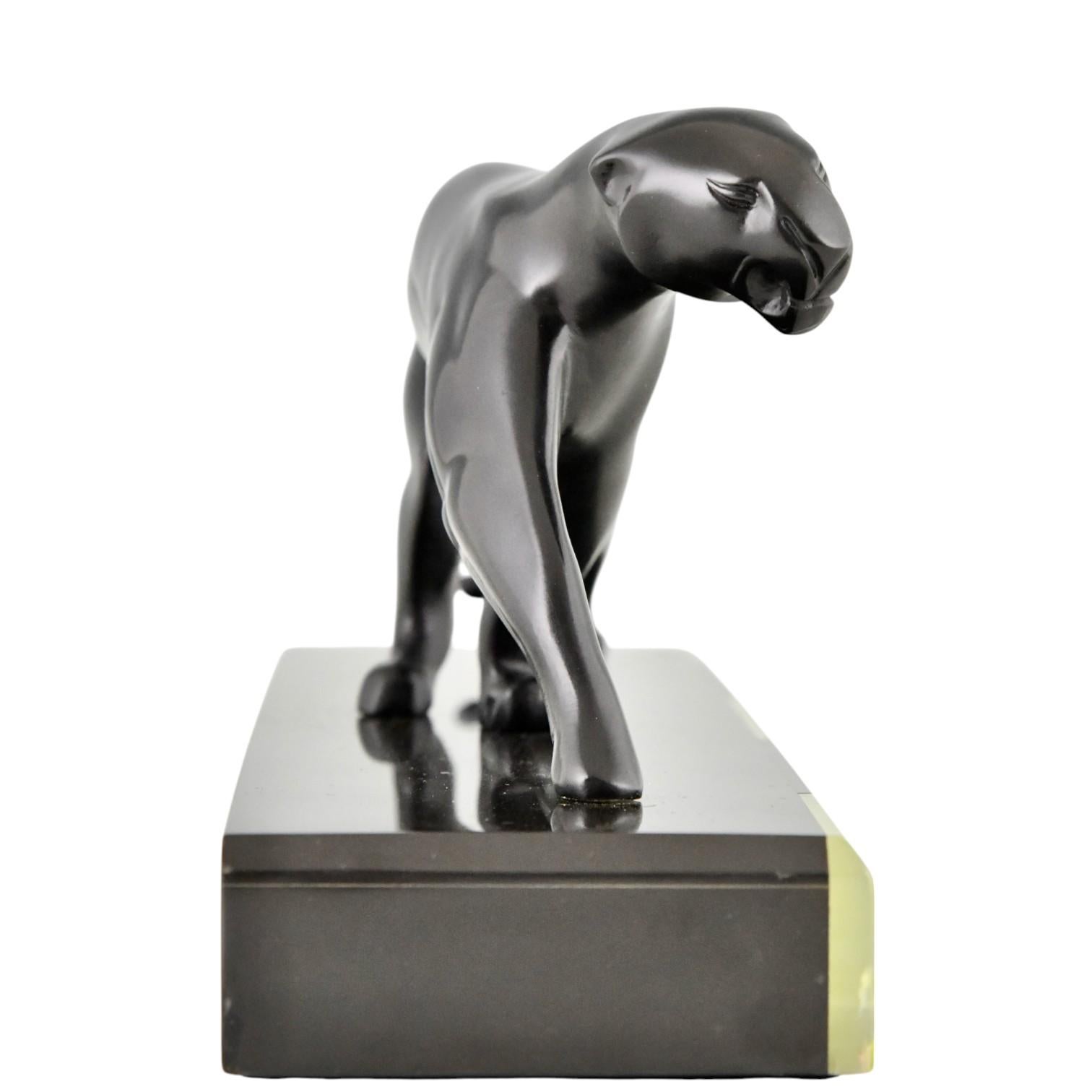 Art Deco bronze sculpture panther signed by Michel Decoux 1920 In Good Condition For Sale In Antwerp, BE