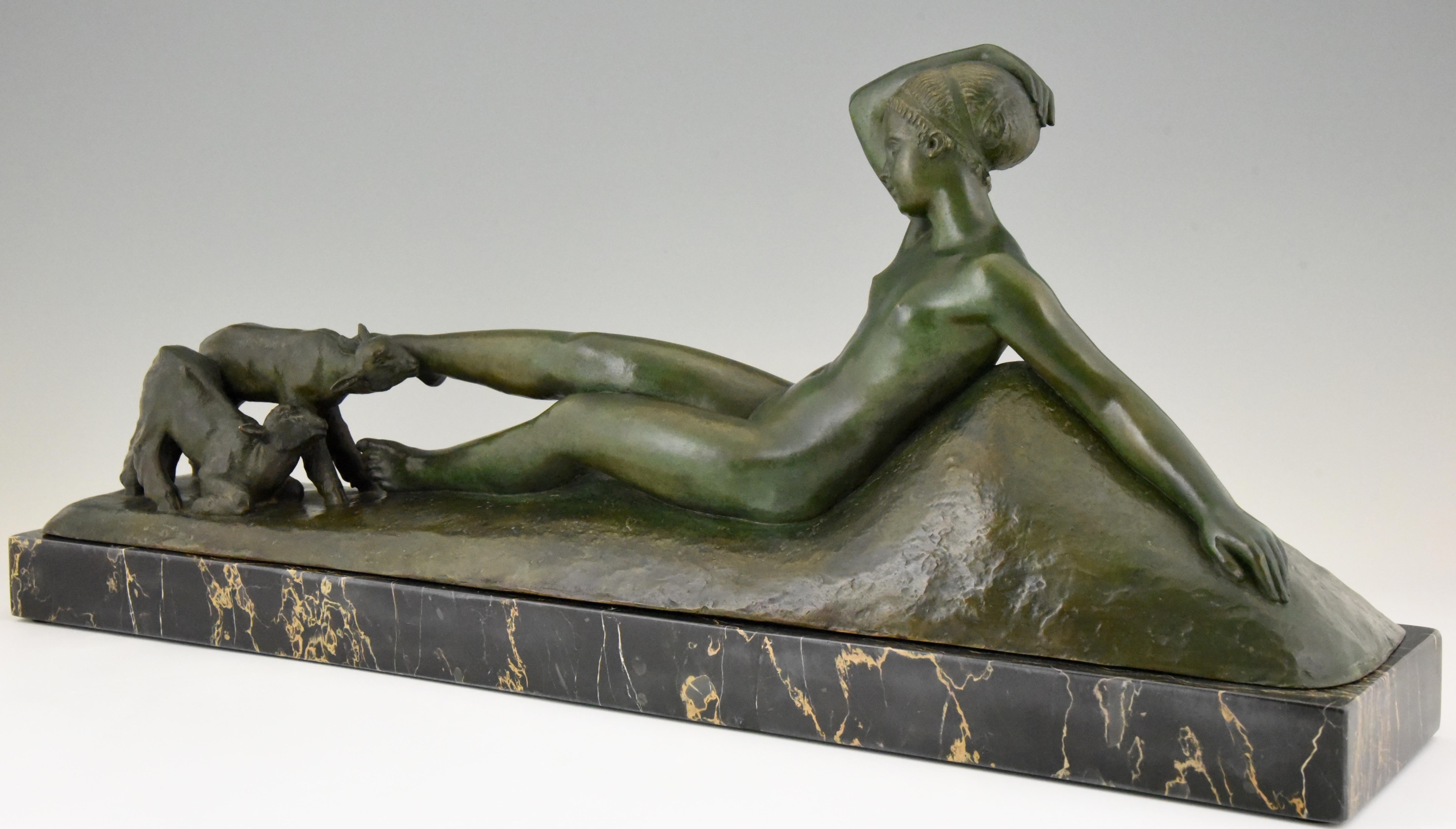 Art Deco Bronze Sculpture Reclining Nude with Goats Georges Gori, France, 1930 In Good Condition For Sale In Antwerp, BE