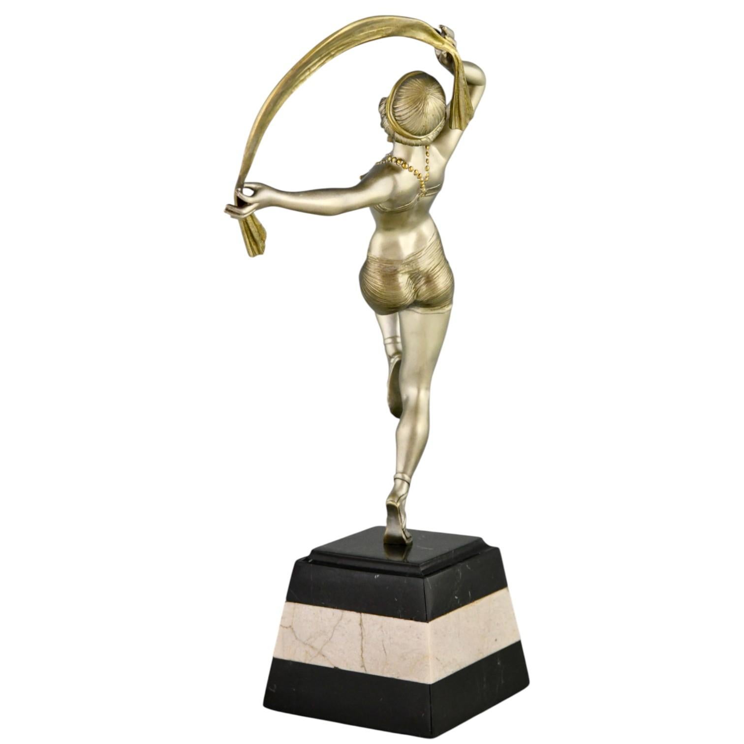 Escultura Art Déco de bronce Bailarina con bufanda de R. Varnier 1925 en venta 3