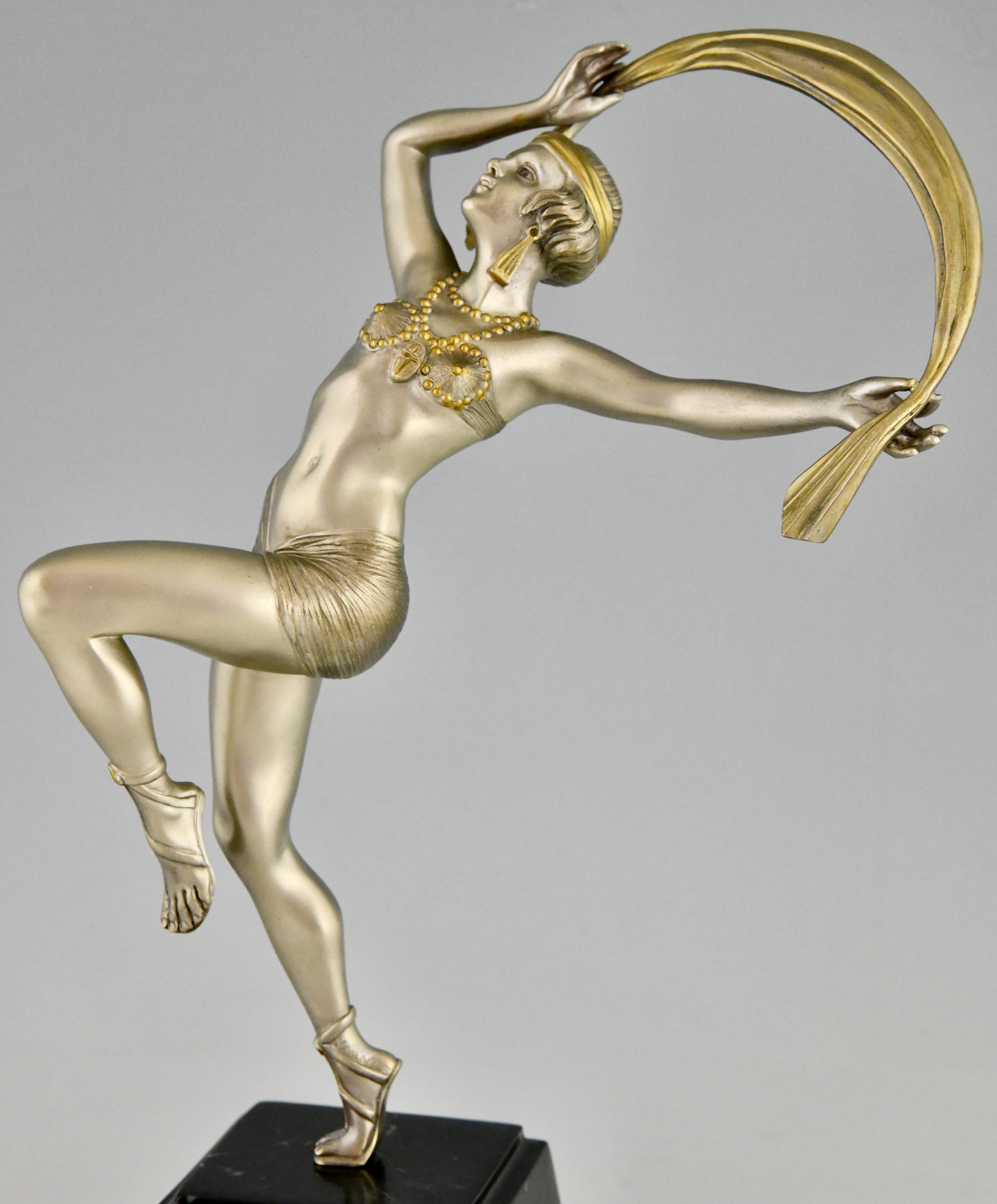 Escultura Art Déco de bronce Bailarina con bufanda de R. Varnier 1925 en venta 1