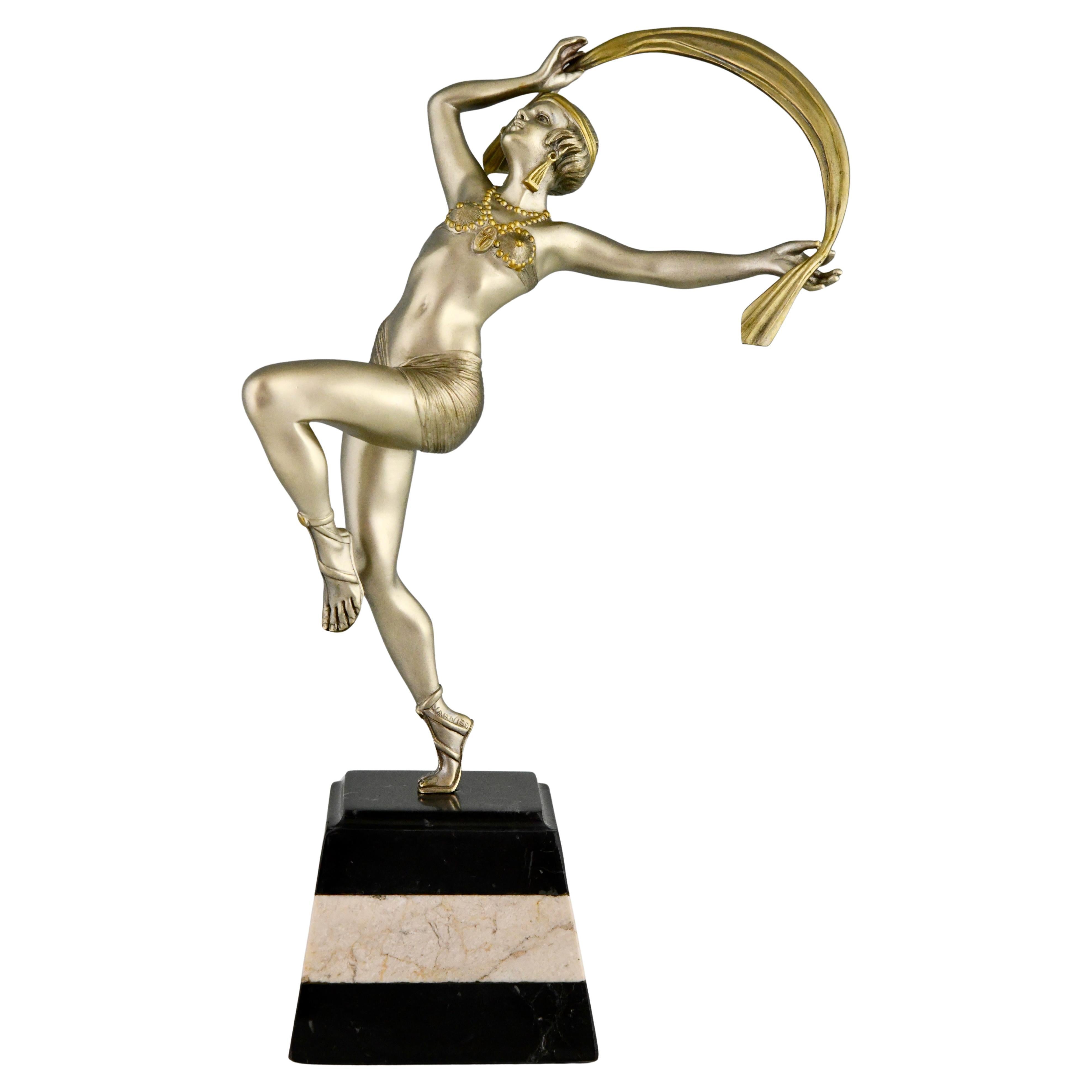 Escultura Art Déco de bronce Bailarina con bufanda de R. Varnier 1925 en venta