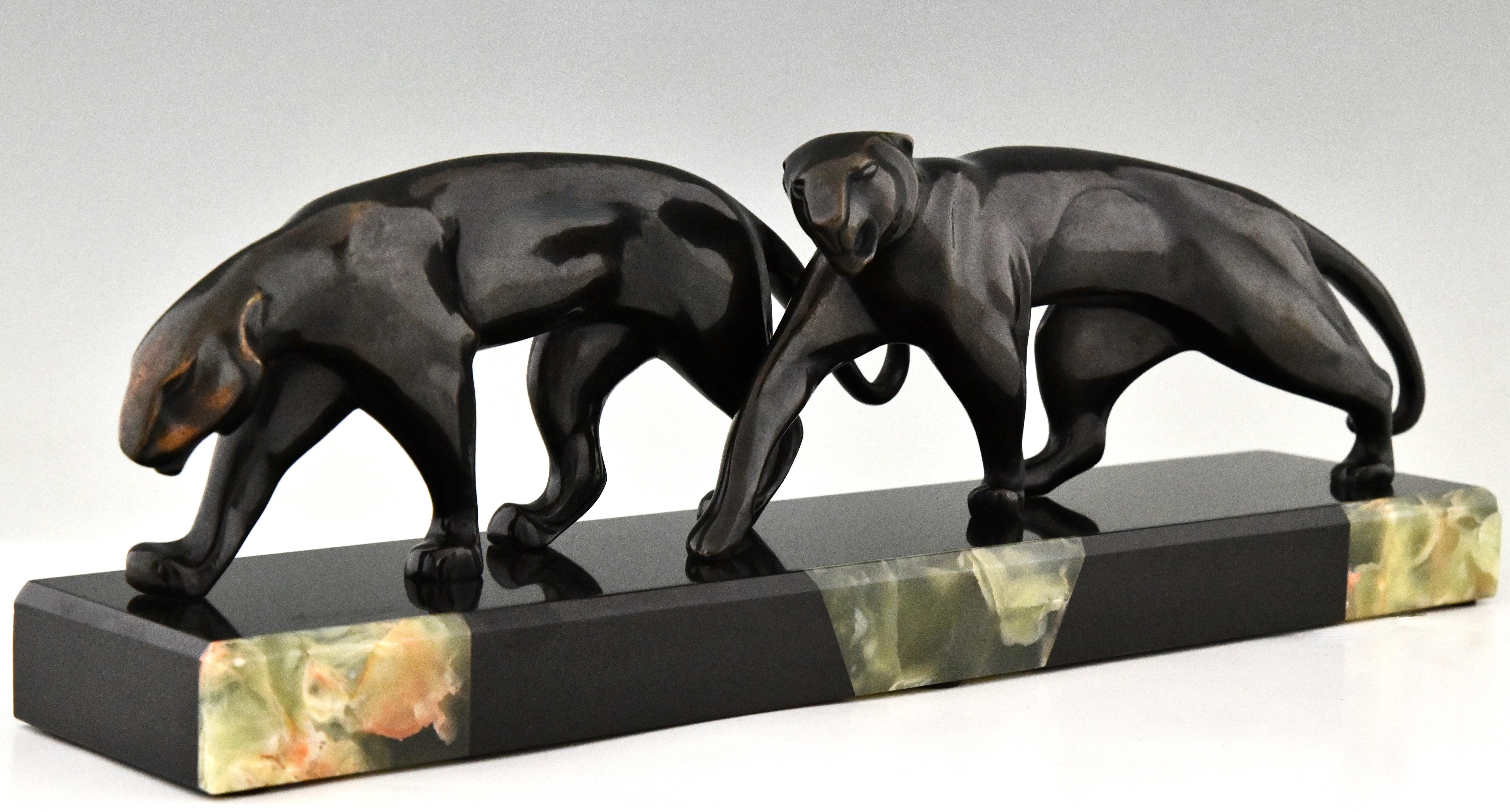 Art Deco bronze sculpture two panthers signed by Michel Decoux 1920 In Good Condition For Sale In Antwerp, BE