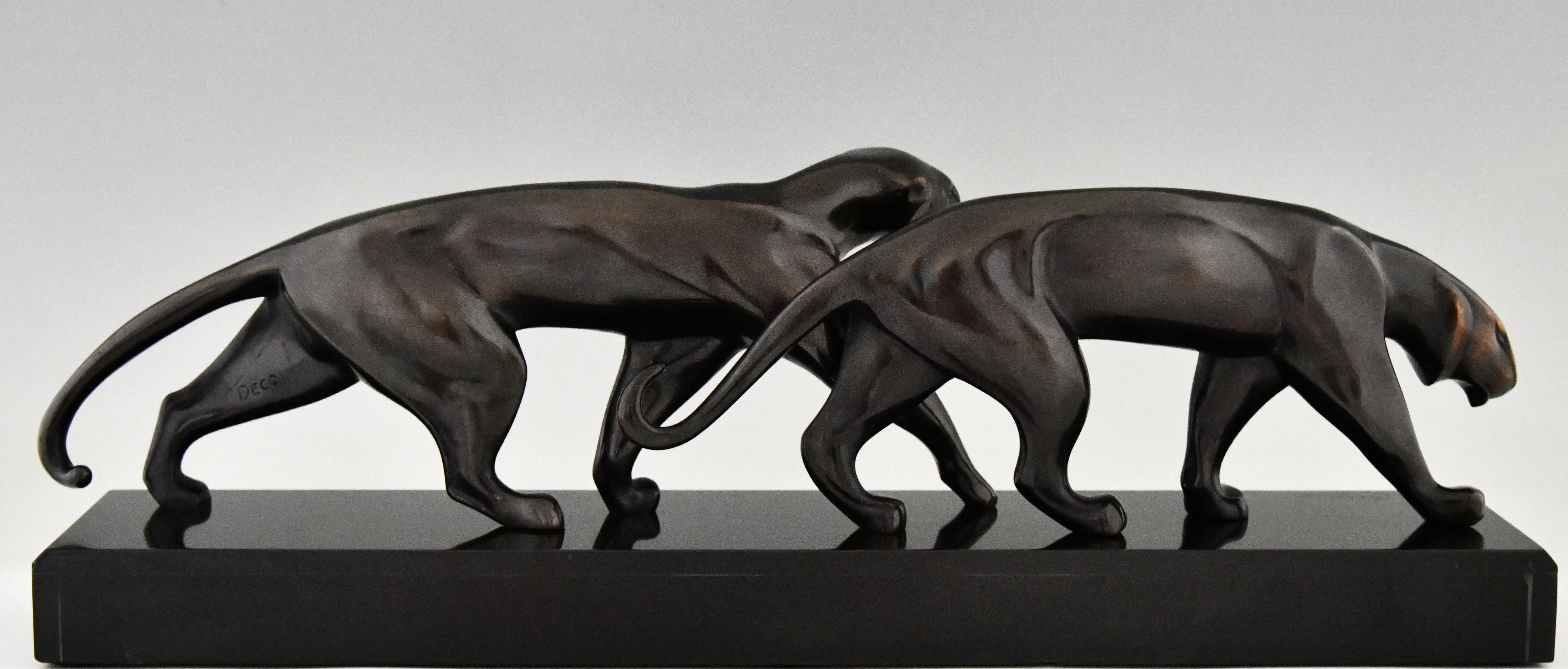 Bronzeskulptur zweier Panther im Art déco-Stil, signiert von Michel Decoux 1920 im Angebot 2