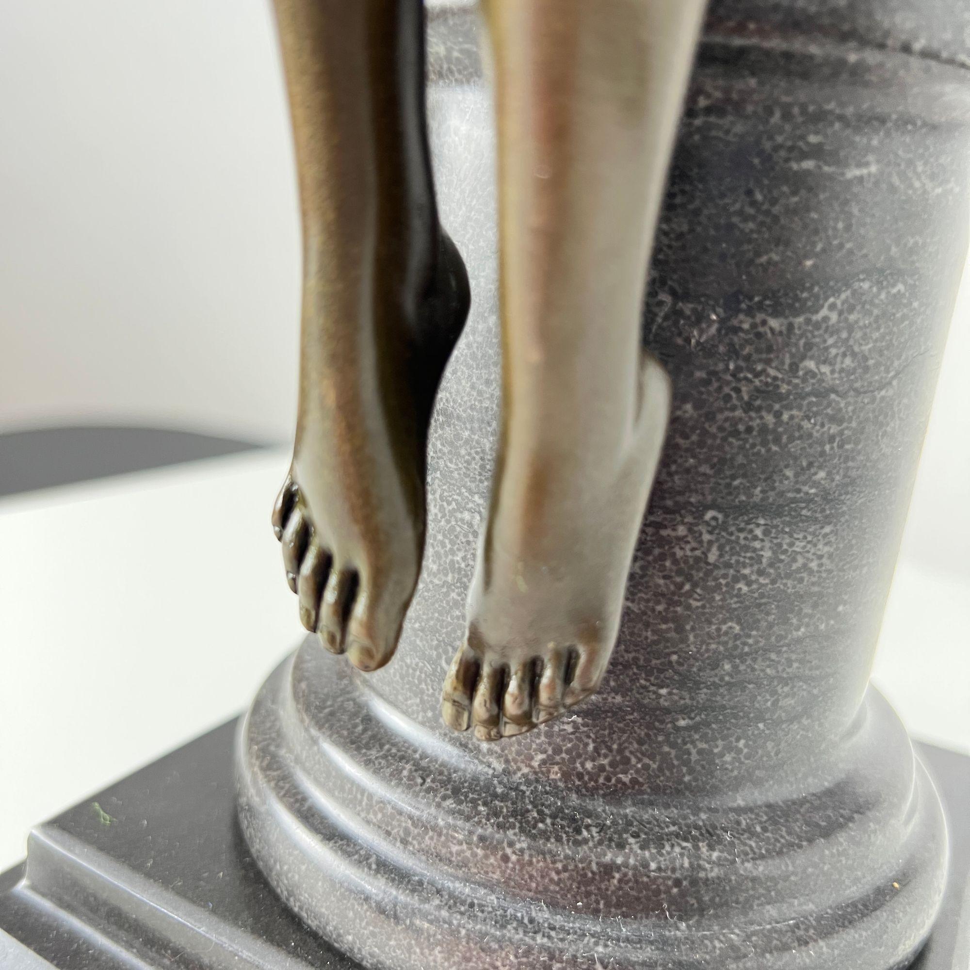 Art Deco Bronze Sculpture ‘Woman with dove' by A. Gennarelli, Paris, 20th C. For Sale 3