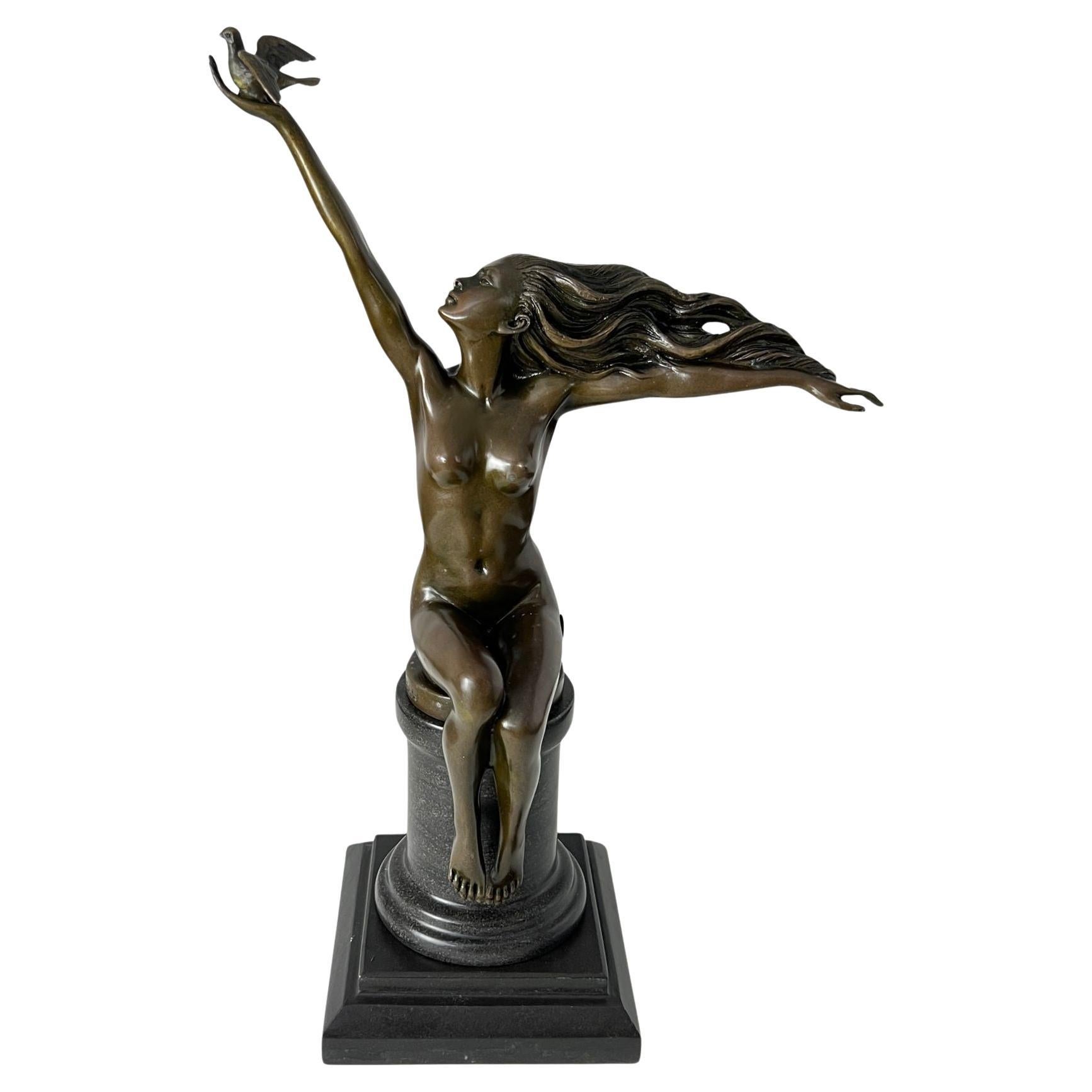 Art Deco Bronze Sculpture ‘Woman with dove' by A. Gennarelli, Paris circa 1925