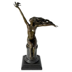 Art Deco Bronze Sculpture ‘Woman with dove' by A. Gennarelli, Paris circa 1925