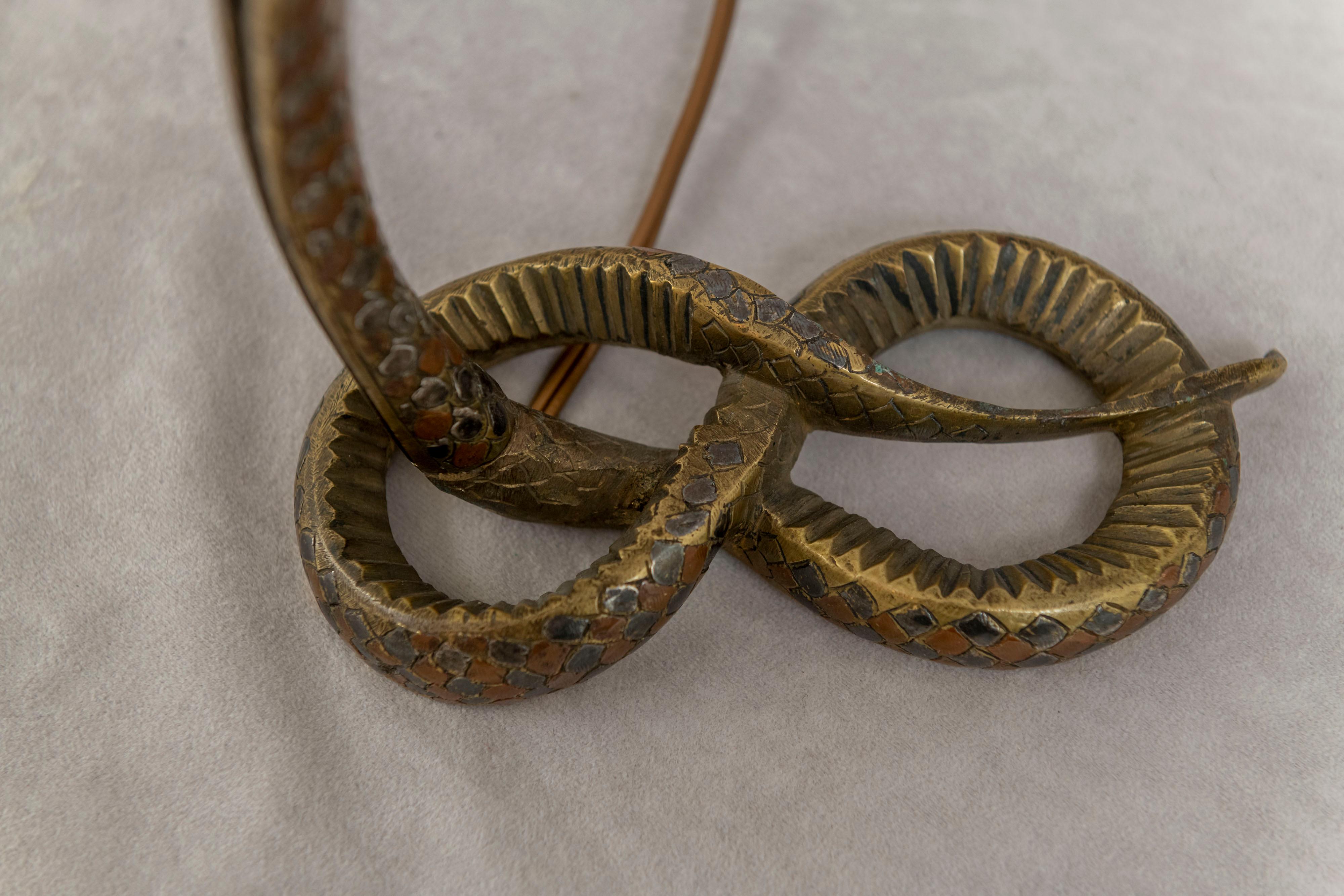 Serpent Art Déco en bronze avec abat-jour en verre d'art, Autriche, vers 1920 1
