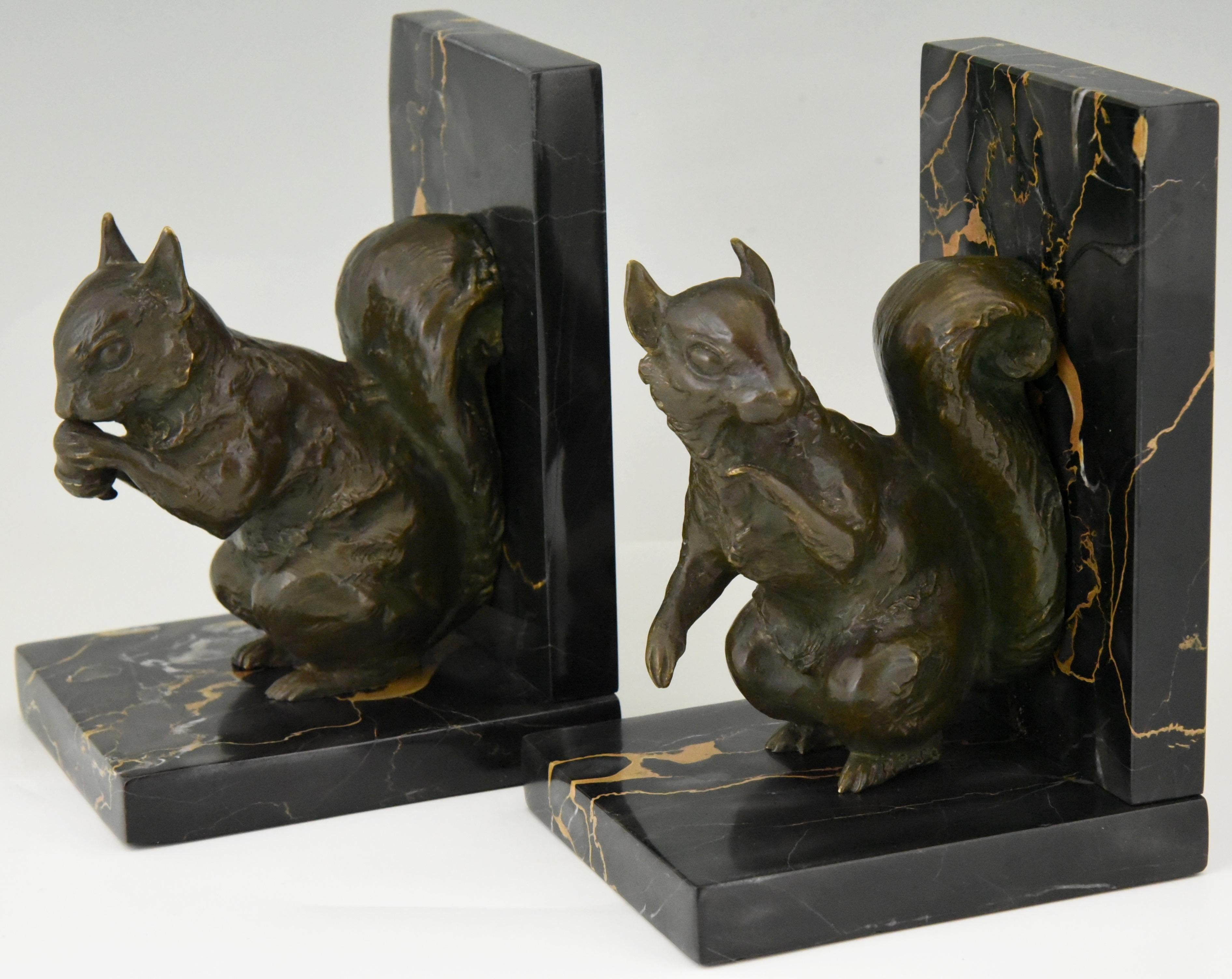 Art Deco Bronze Squirrel Bookends Rene Papa, 1930 In Good Condition In Antwerp, BE