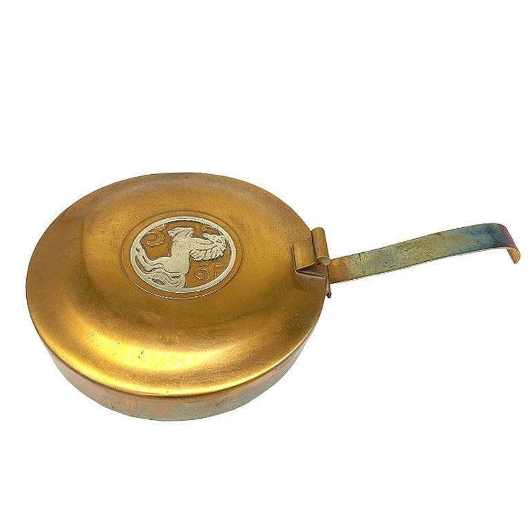 Americano Padella per briciole Art Deco Bronze Stallion Crest Silent Butler di A. Silver Crest in vendita