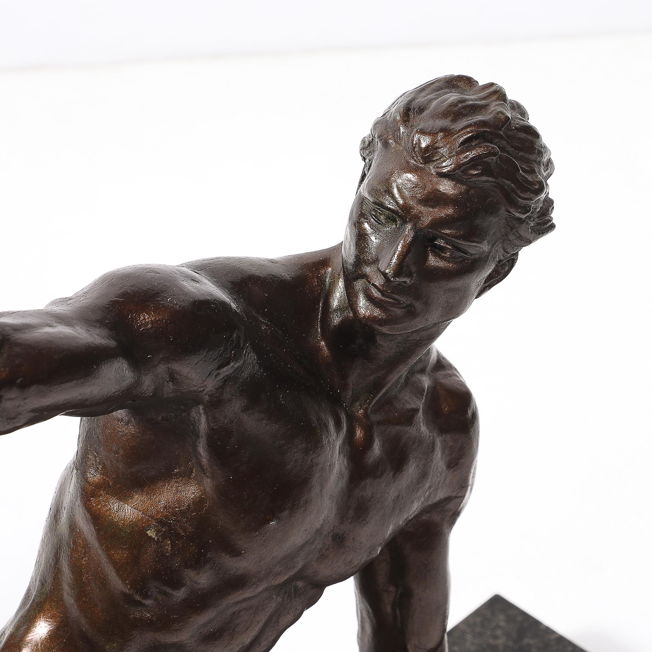 Statua di bronzo Art Deco di un uomo 