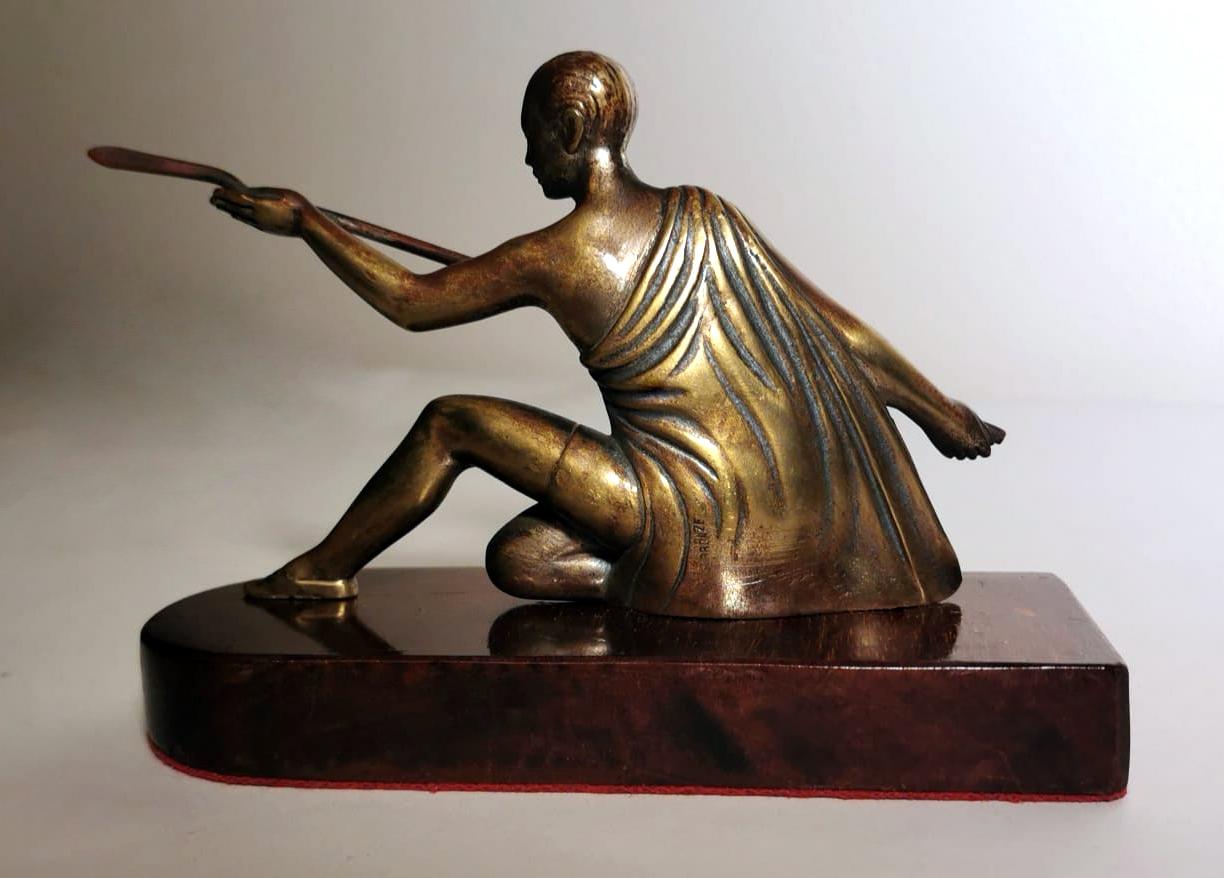 Statuette en bronze Art Déco représentant un jeune nageur en vente 1
