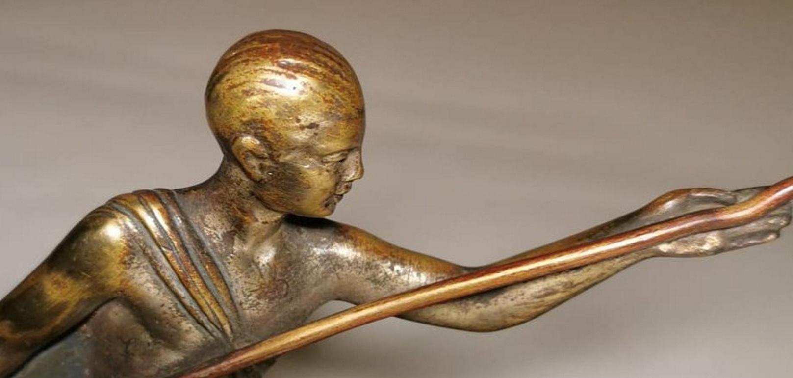 20ième siècle Statuette en bronze Art Déco représentant un jeune nageur en vente