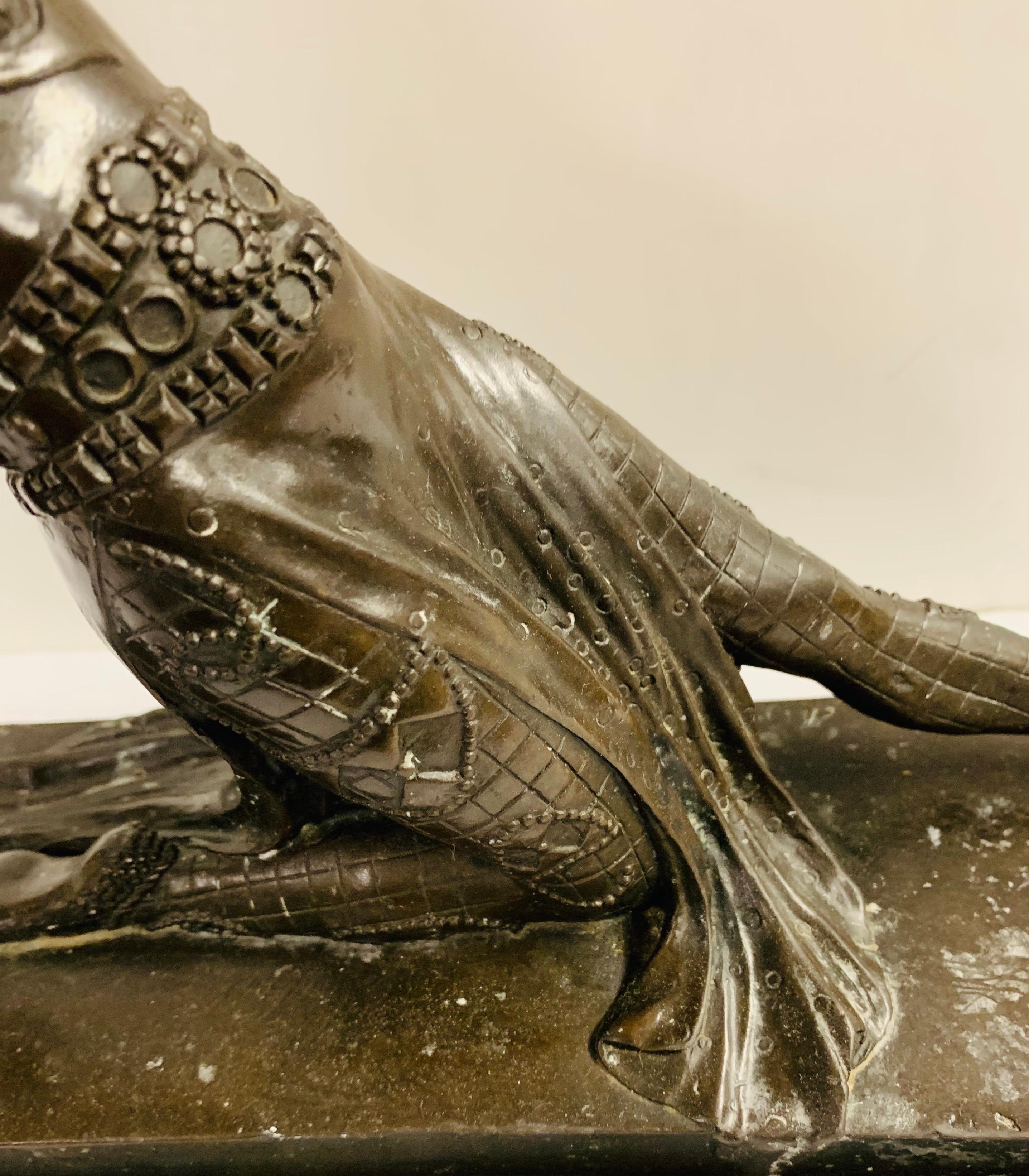 Français Statute en bronze Art Déco d'une danseuse de flûte en vente