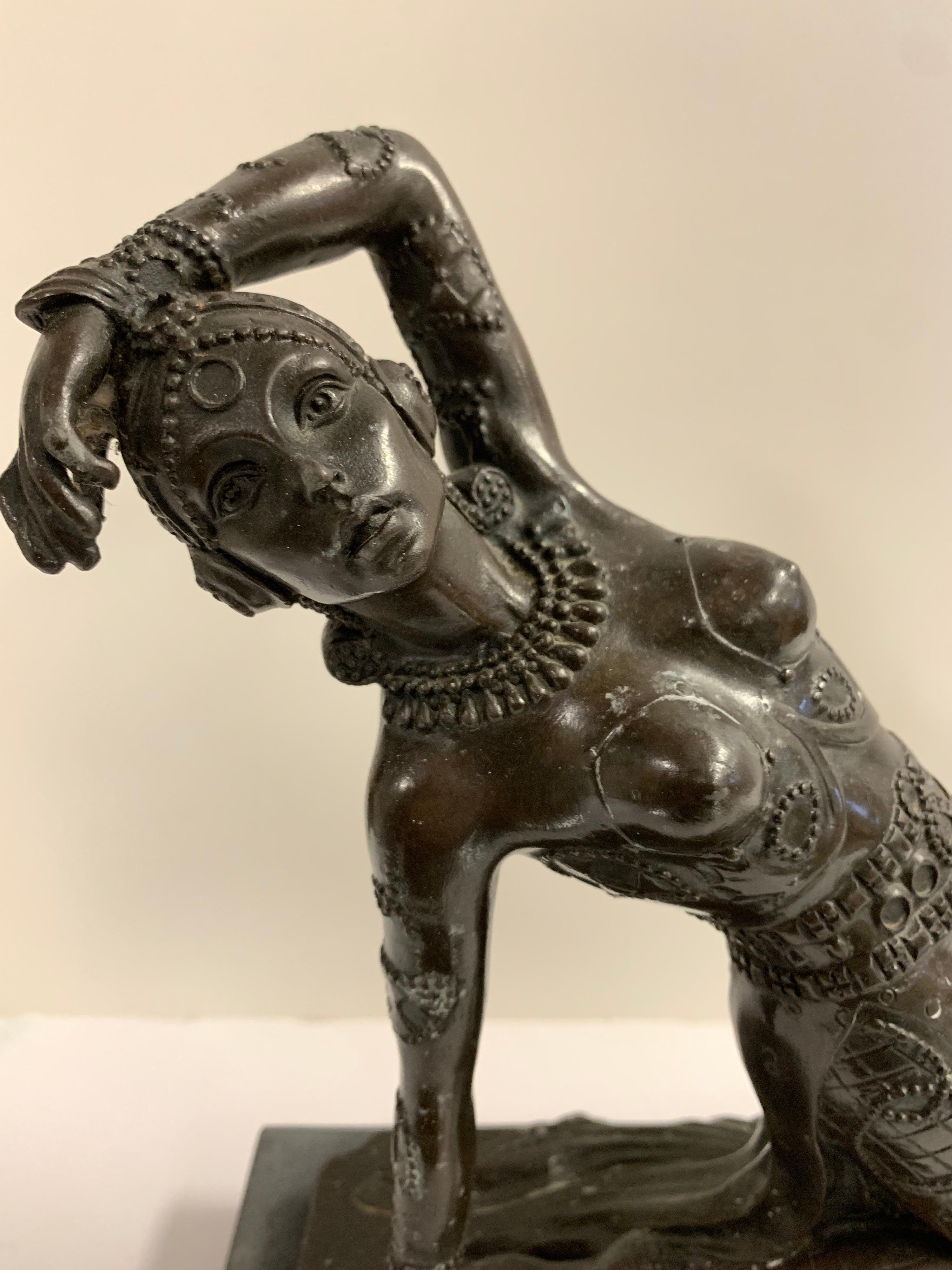 Statute en bronze Art Déco d'une danseuse de flûte Bon état - En vente à West Hartford, CT
