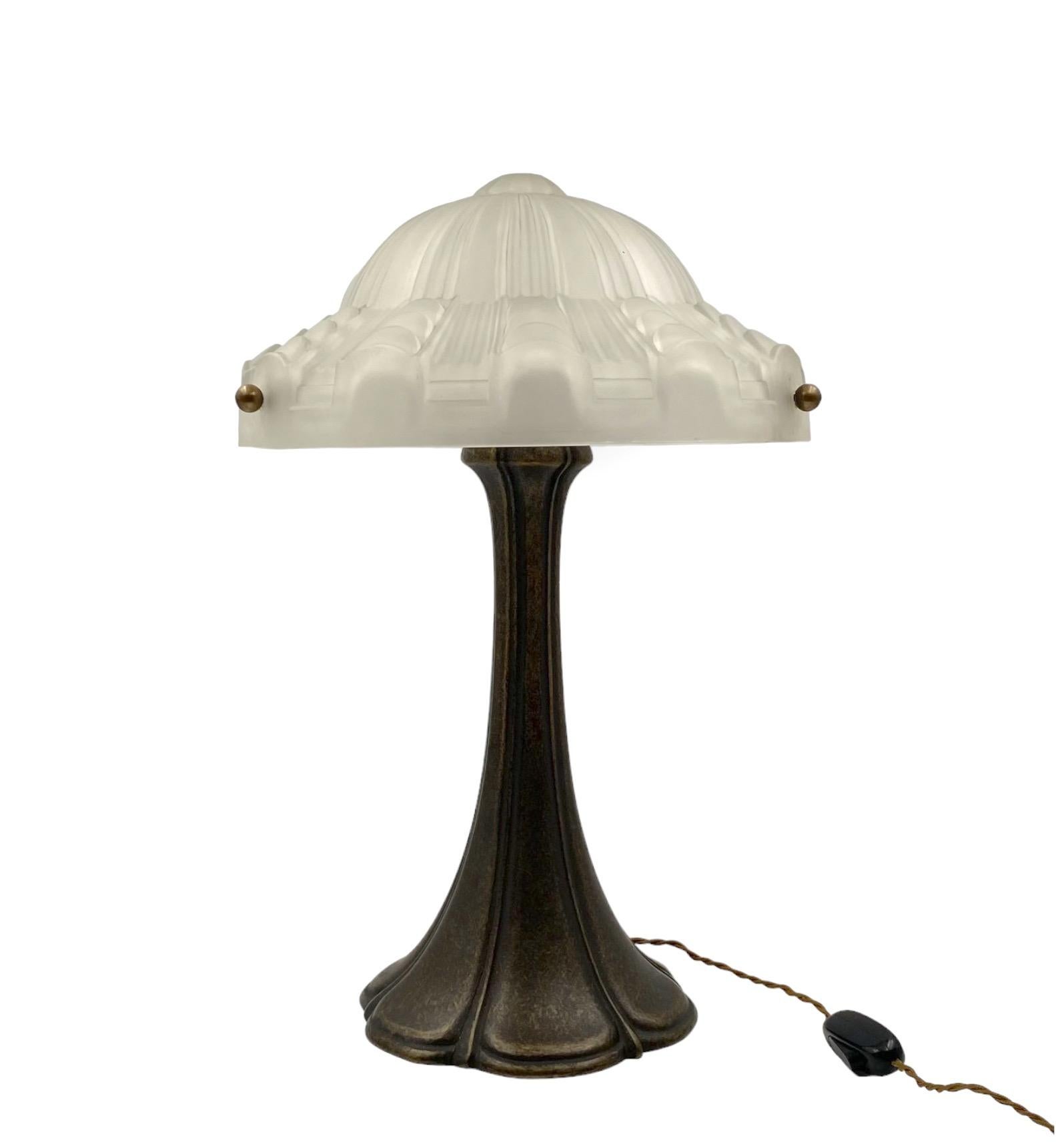 Art Deco bronze table lamp, France ca. 1930s For Sale 3