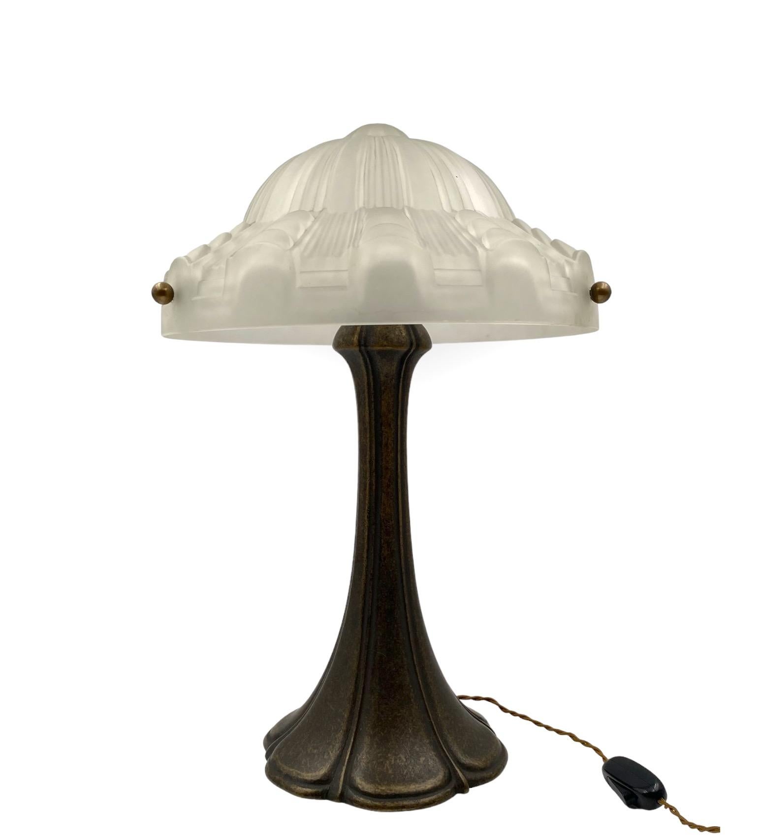 Lámpara de sobremesa Art Déco en bronce, Francia ca. 1930 en venta 4