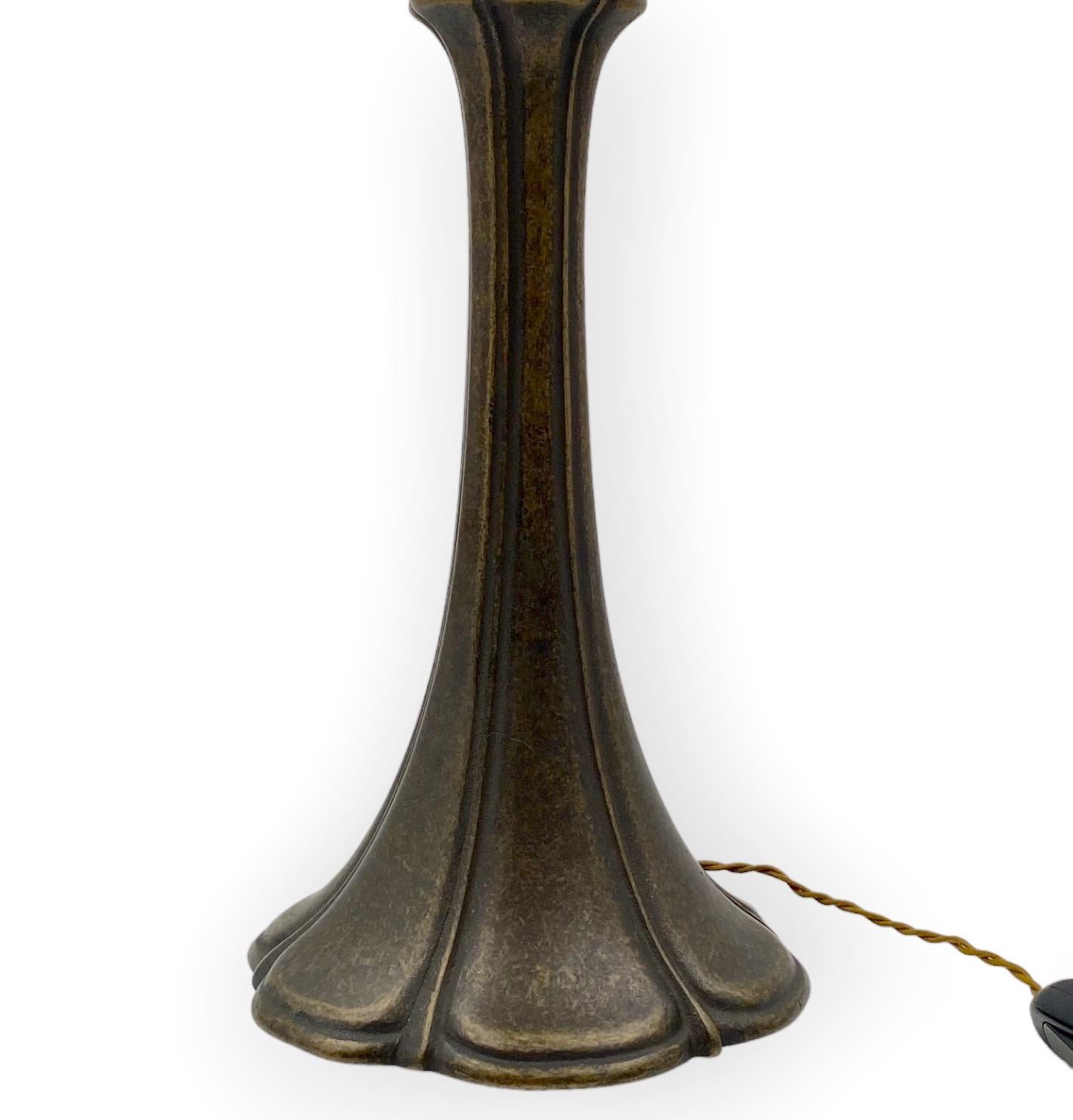 Art Deco bronze table lamp, France ca. 1930s For Sale 5