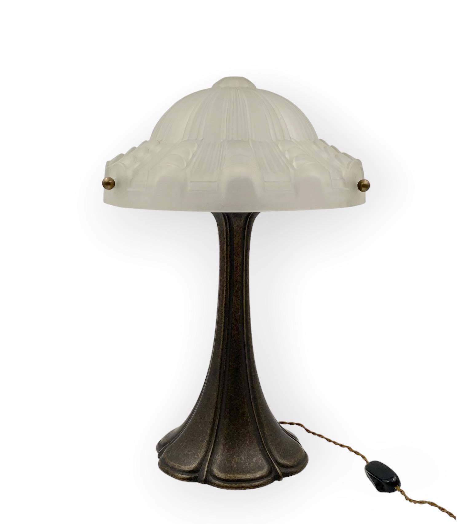 Art Deco bronze table lamp, France ca. 1930s For Sale 8