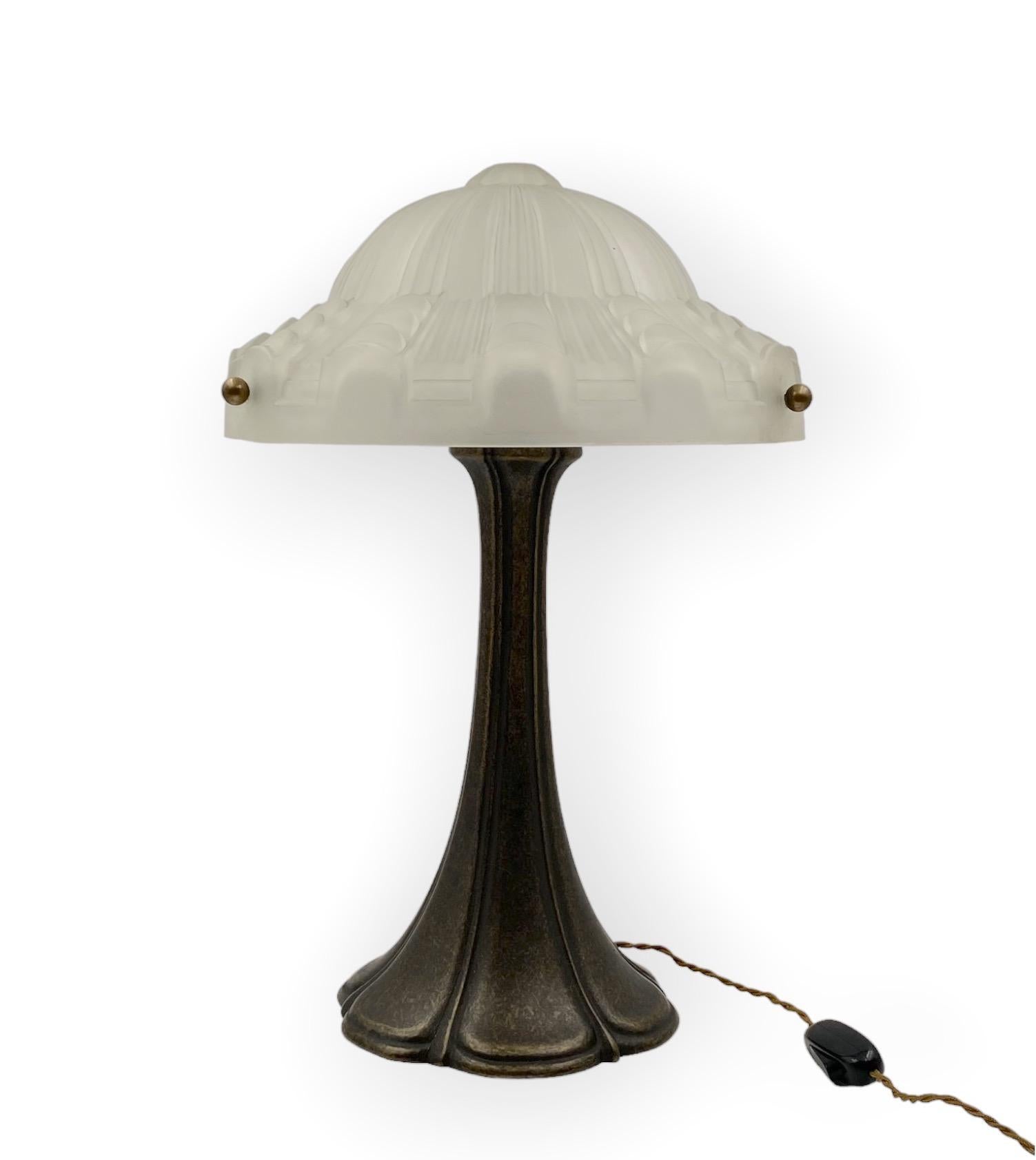 Art Deco bronze table lamp, France ca. 1930s For Sale 9