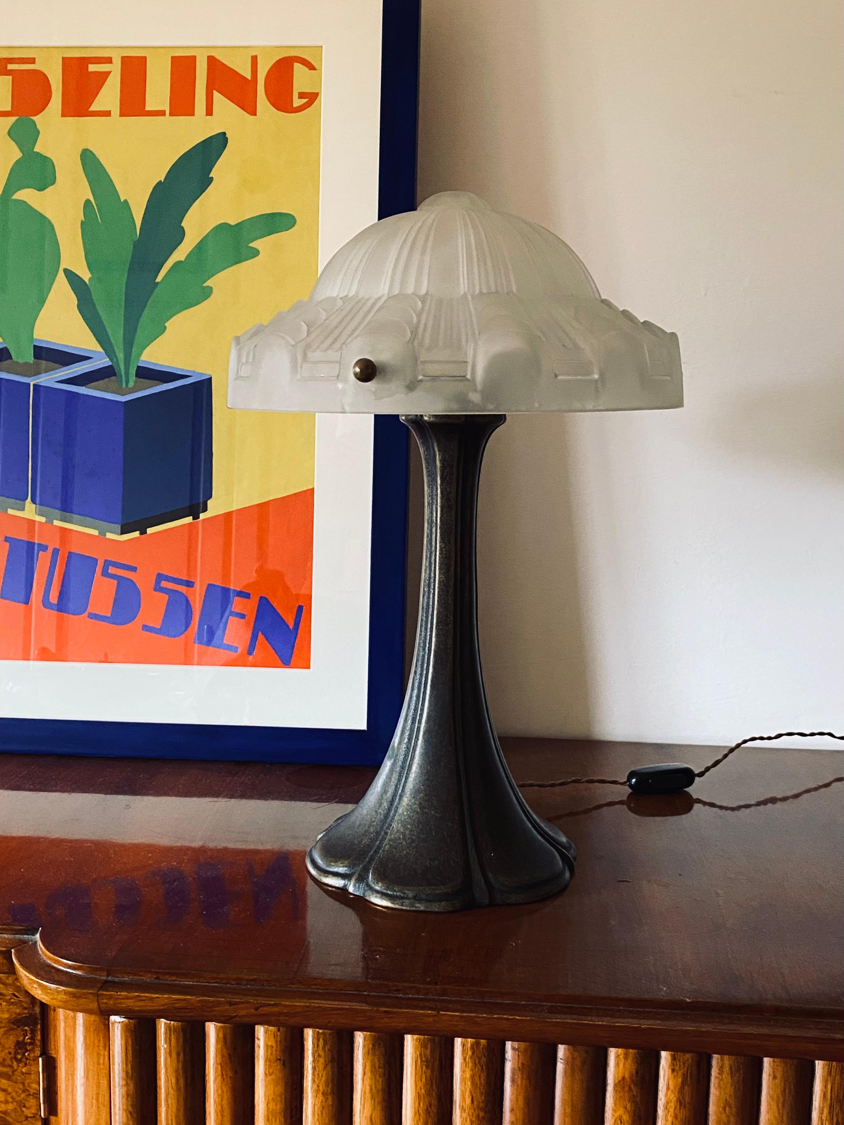 Lampe de table Art déco en bronze, France vers les années 1930 Excellent état - En vente à Firenze, IT
