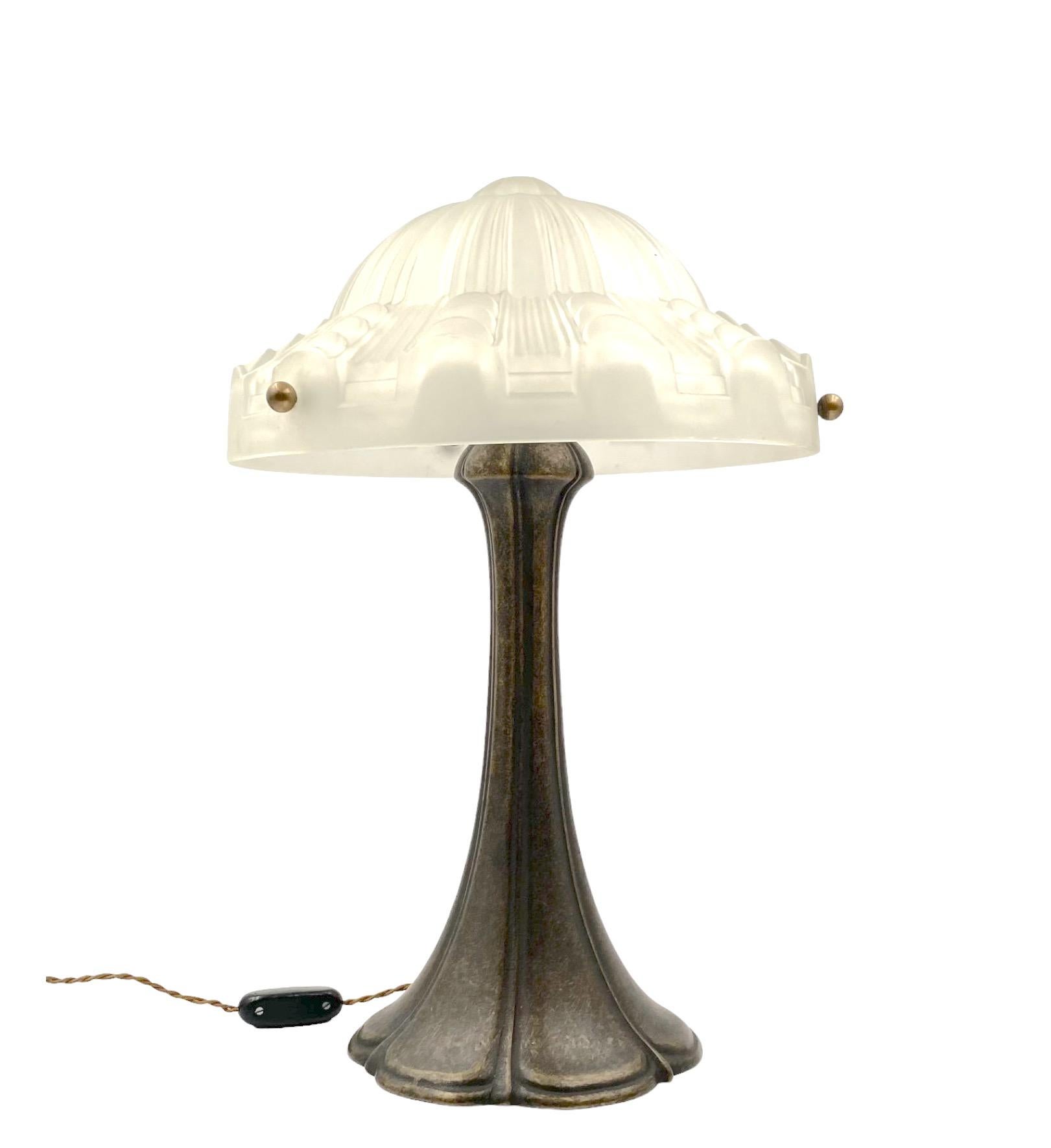 Bronze Art Deco bronze table lamp, France ca. 1930s For Sale