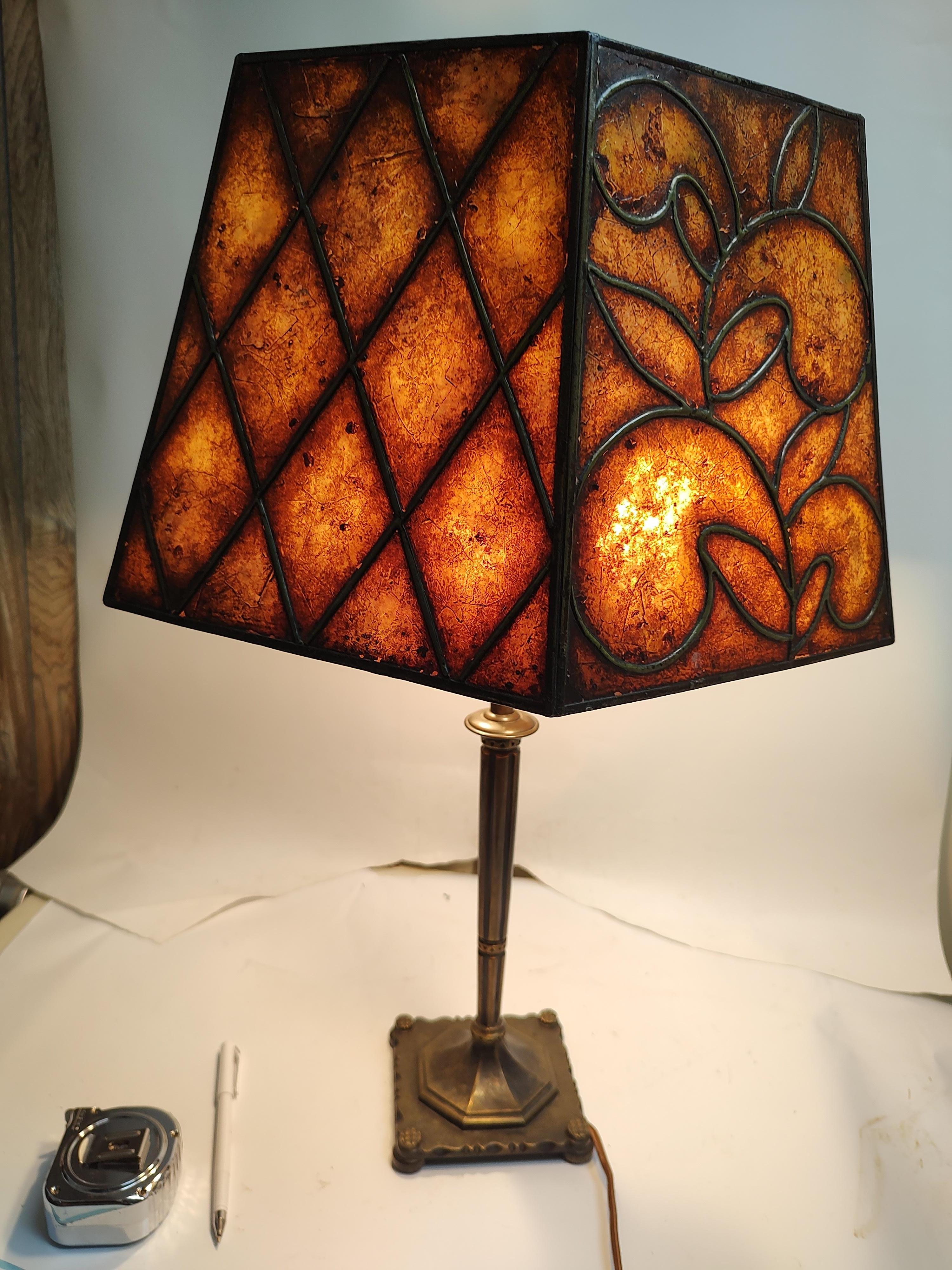 Art Deco Bronze Table Lamp with a Stylized Mica Shade by Oscar Bach For Sale 8