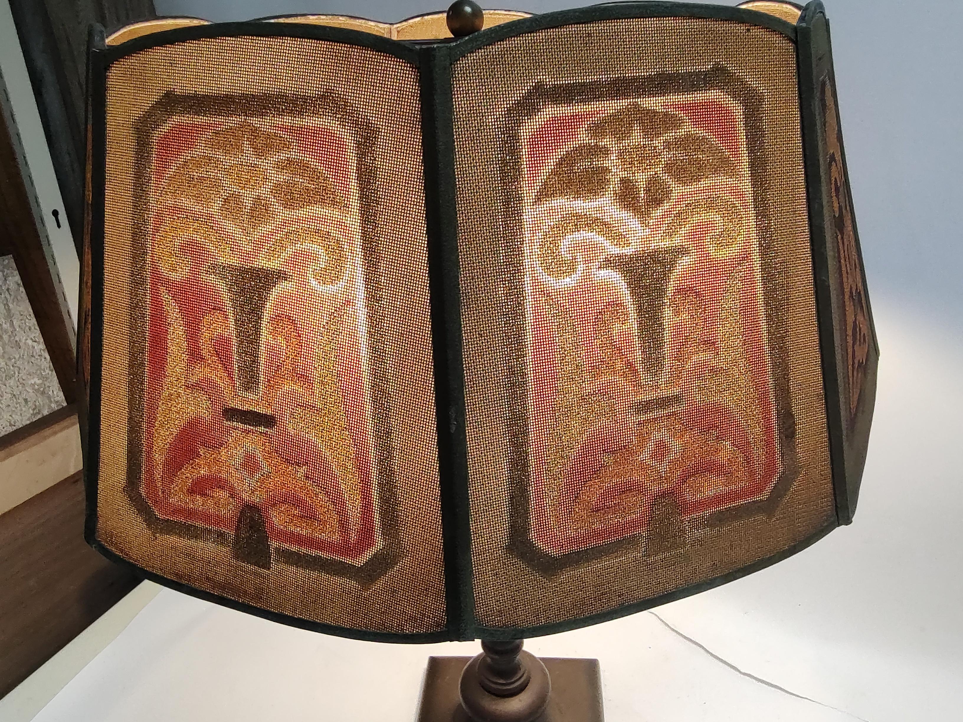 Art-Déco-Tischlampe aus Bronze mit stilisiertem Metallgeflechtschirm aus Metall, Arts and Crafts (Mitte des 20. Jahrhunderts) im Angebot