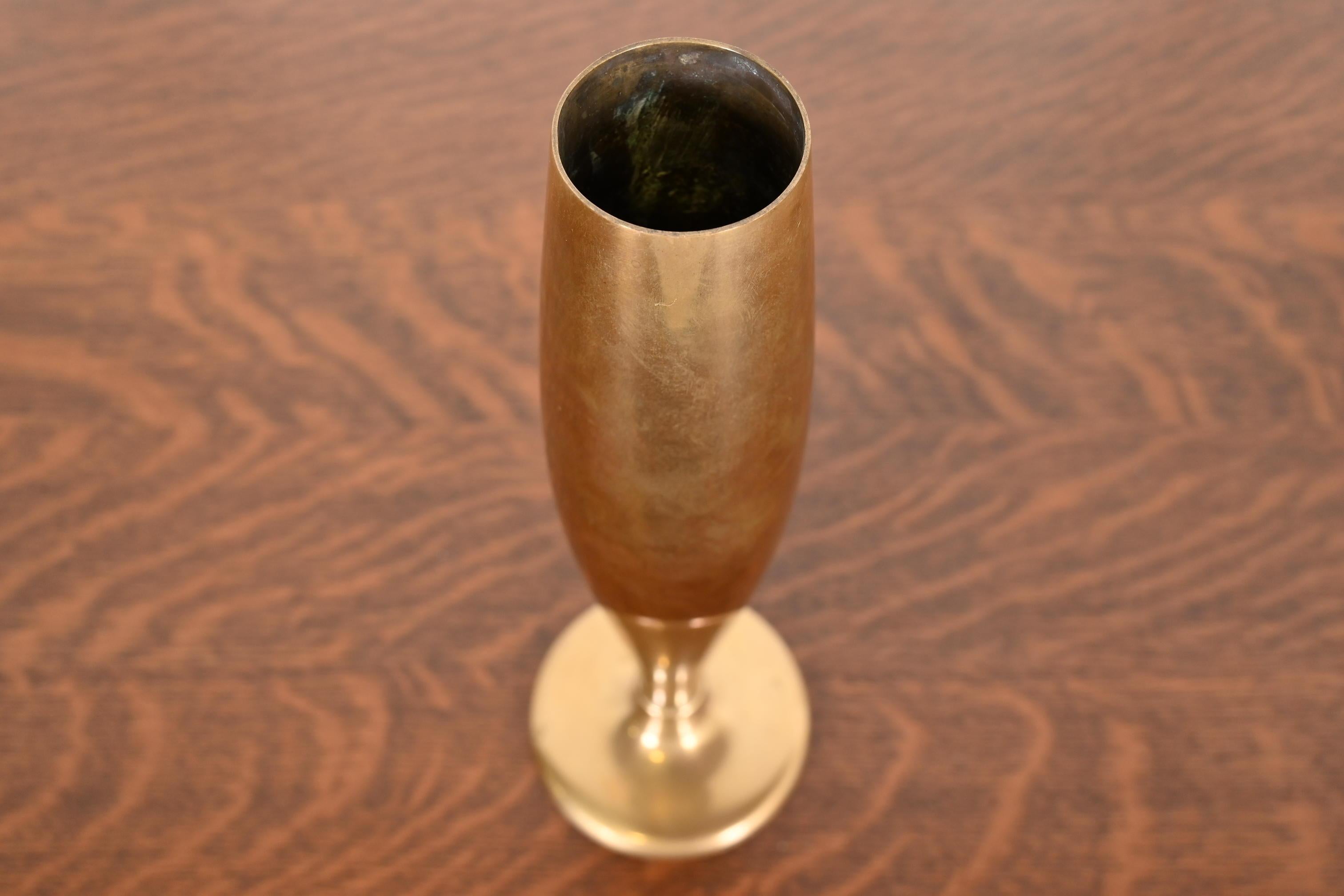 Art Déco Vaso a bocciolo alto in bronzo Art Deco di Dirilyte in vendita