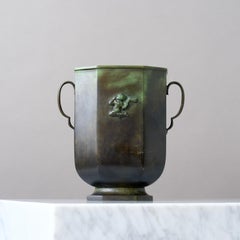 Vase Art déco en bronze par GAB Guldsmedsaktiebolaget, Suède, années 1930.