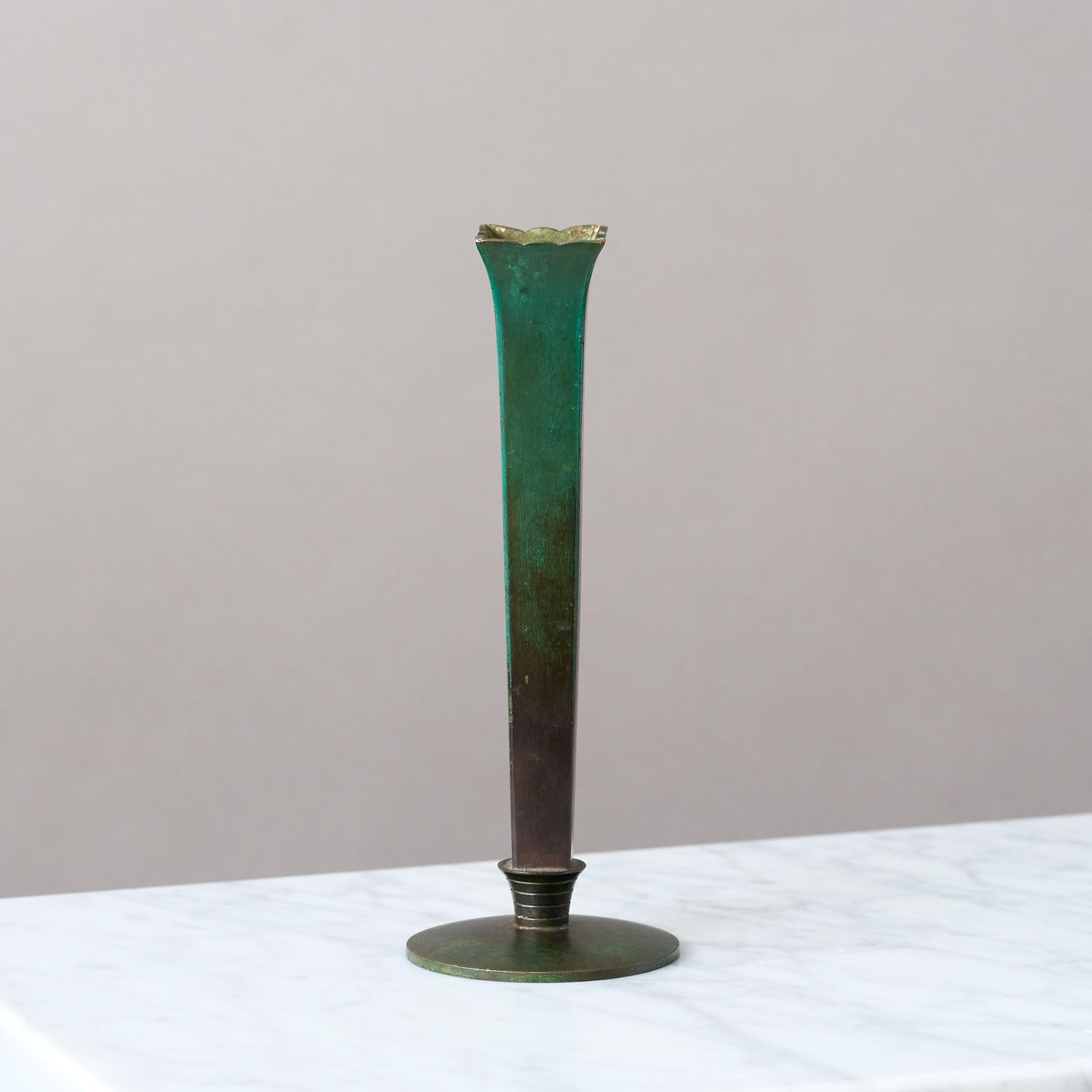 Art Deco Bronze Vase by GAB Guldsmedsaktiebolaget, Sweden, 1930s. Art Decó en venta