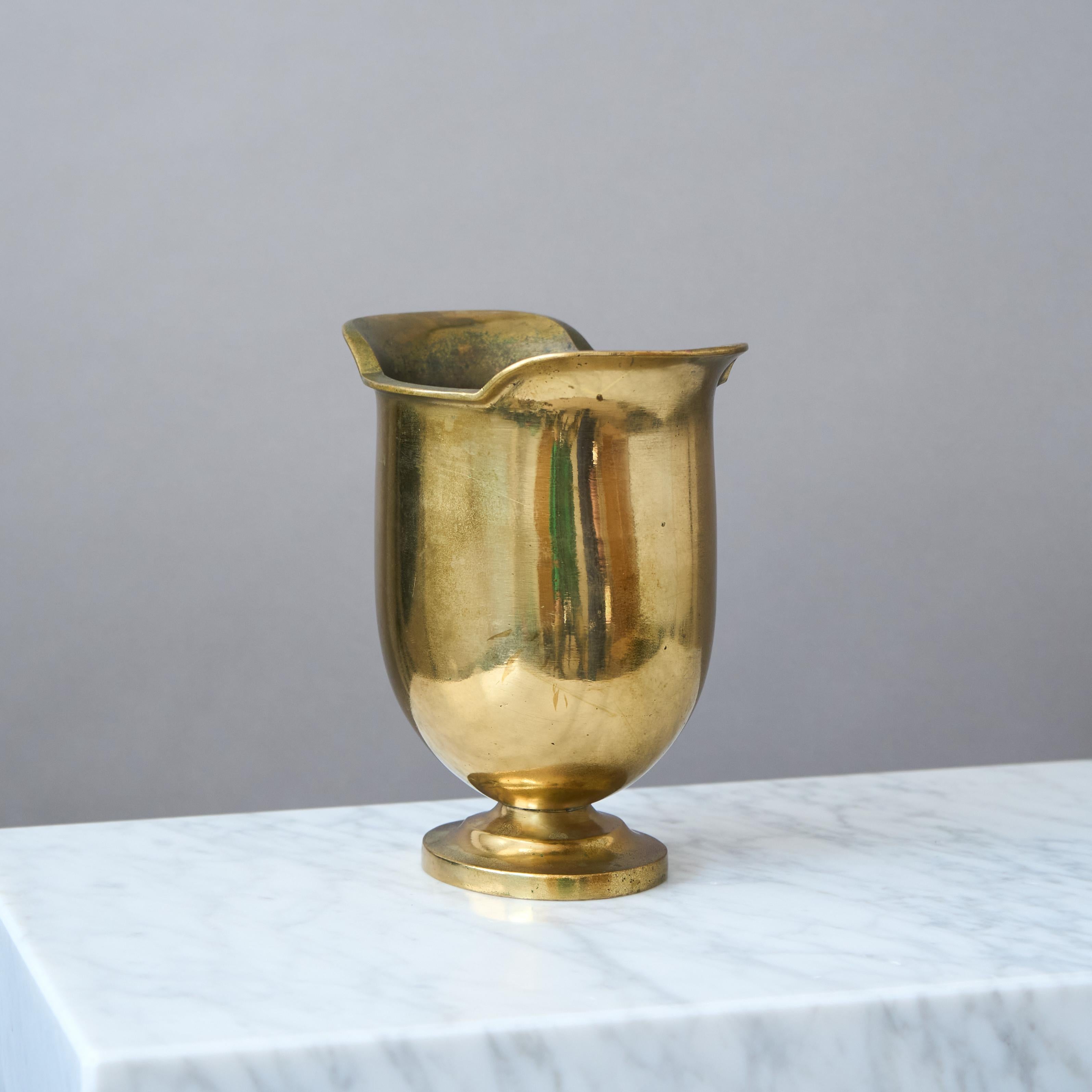 Svedese Vaso in bronzo Art Deco di GAB Guldsmedsaktiebolaget, Svezia, anni '30 in vendita