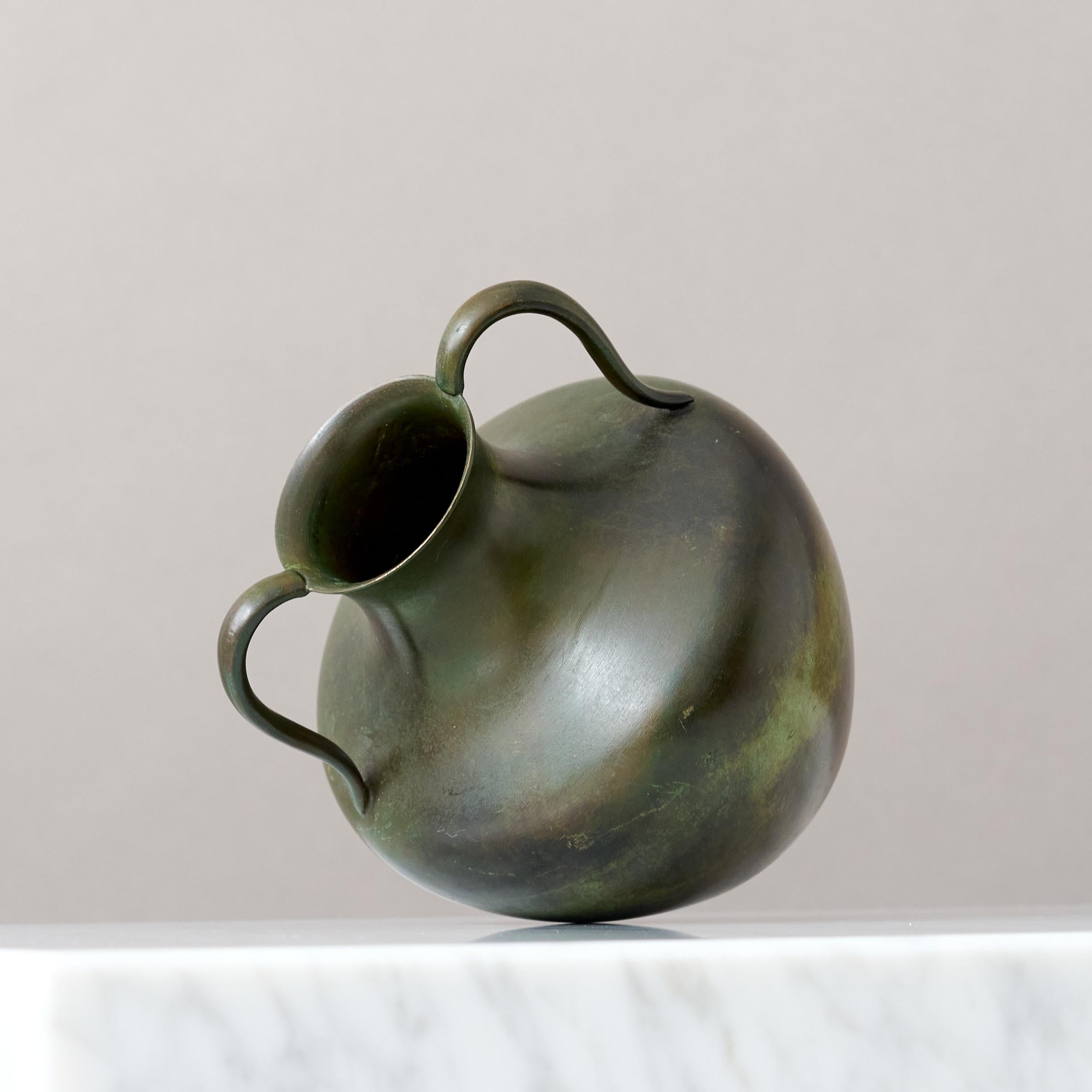 Svedese Vaso in bronzo Art Deco di GAB Guldsmedsaktiebolaget, Svezia, 1930. in vendita