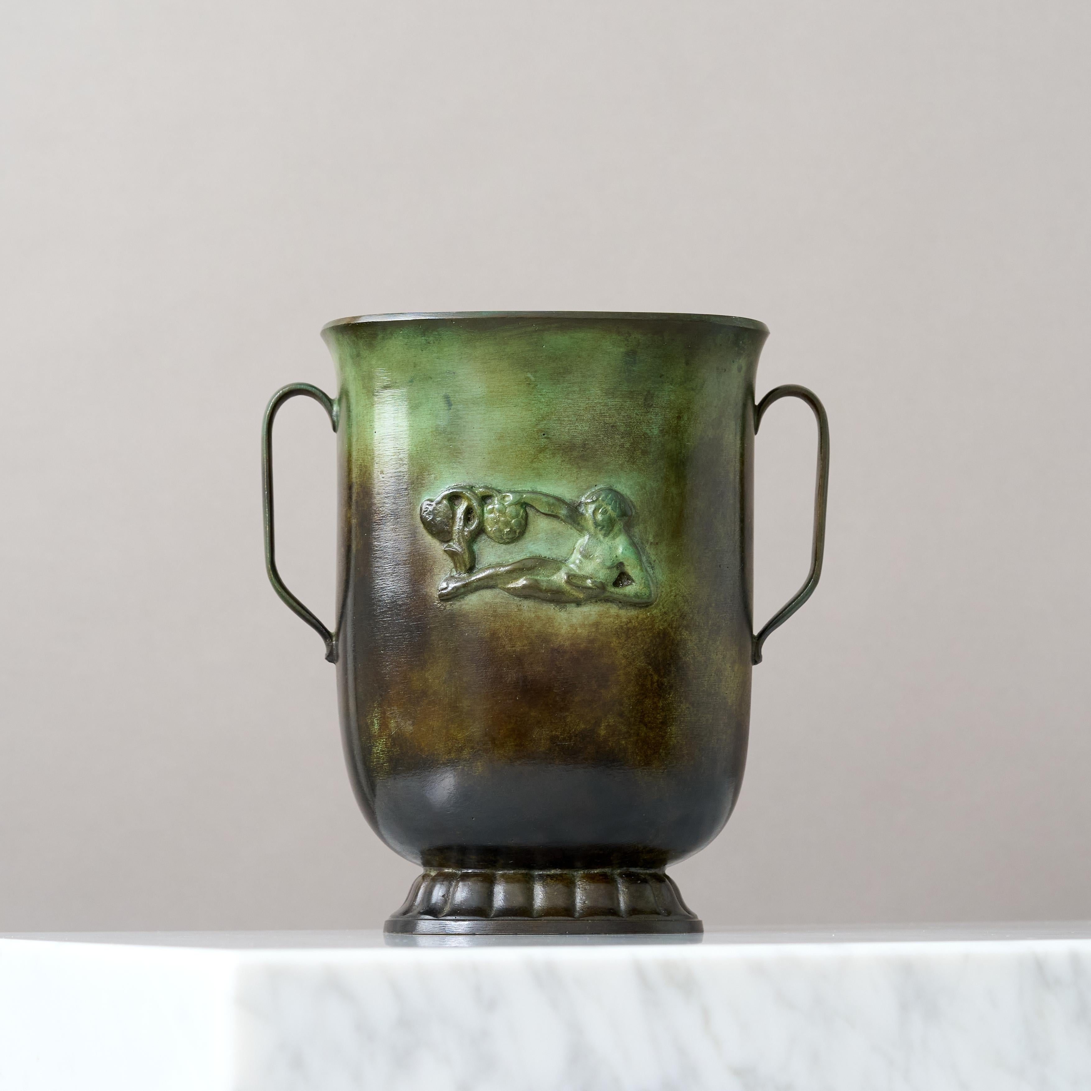 Svedese Vaso in bronzo Art Deco di GAB Guldsmedsaktiebolaget, Svezia, 1930. in vendita