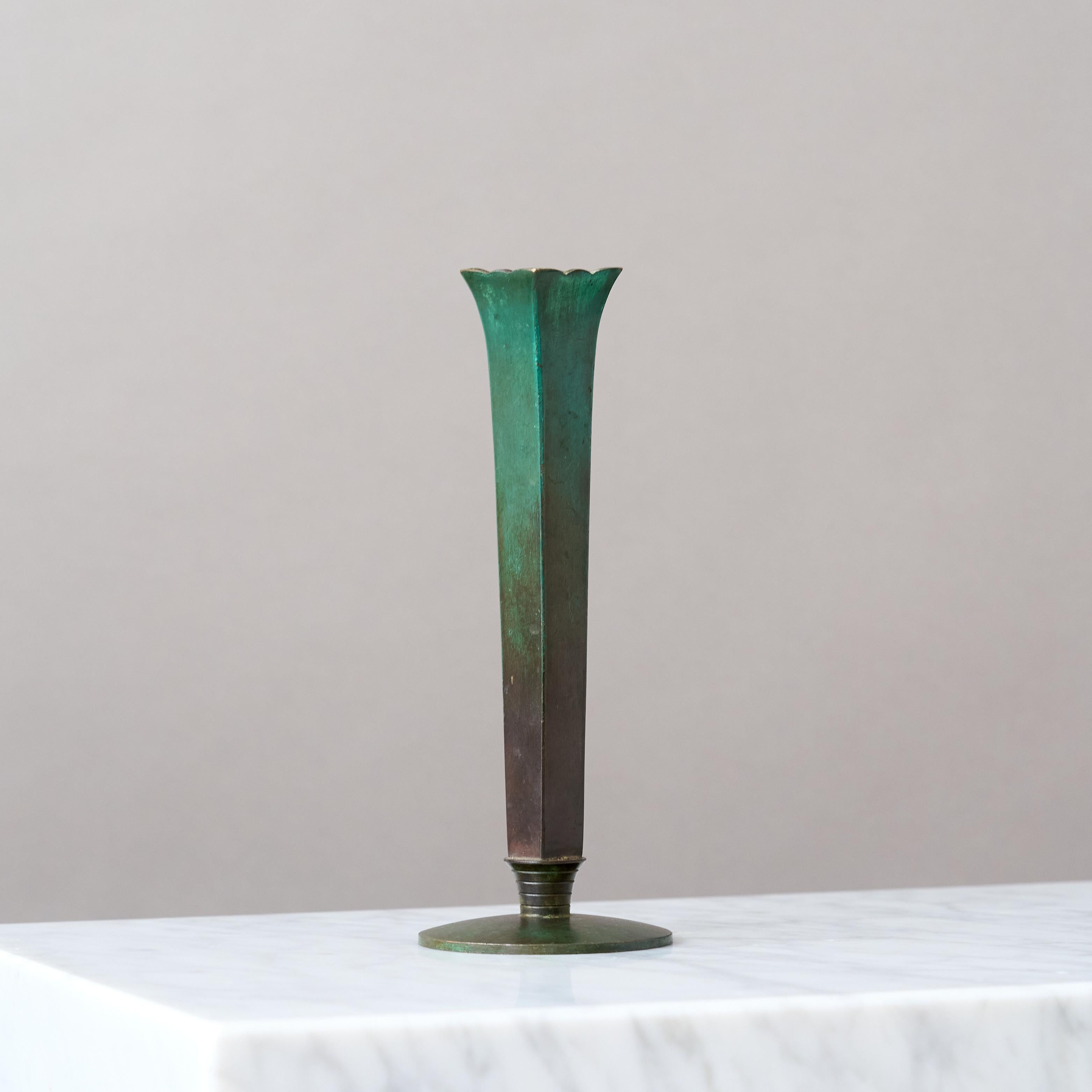 Art Deco Bronze Vase by GAB Guldsmedsaktiebolaget, Sweden, 1930s. Sueco en venta