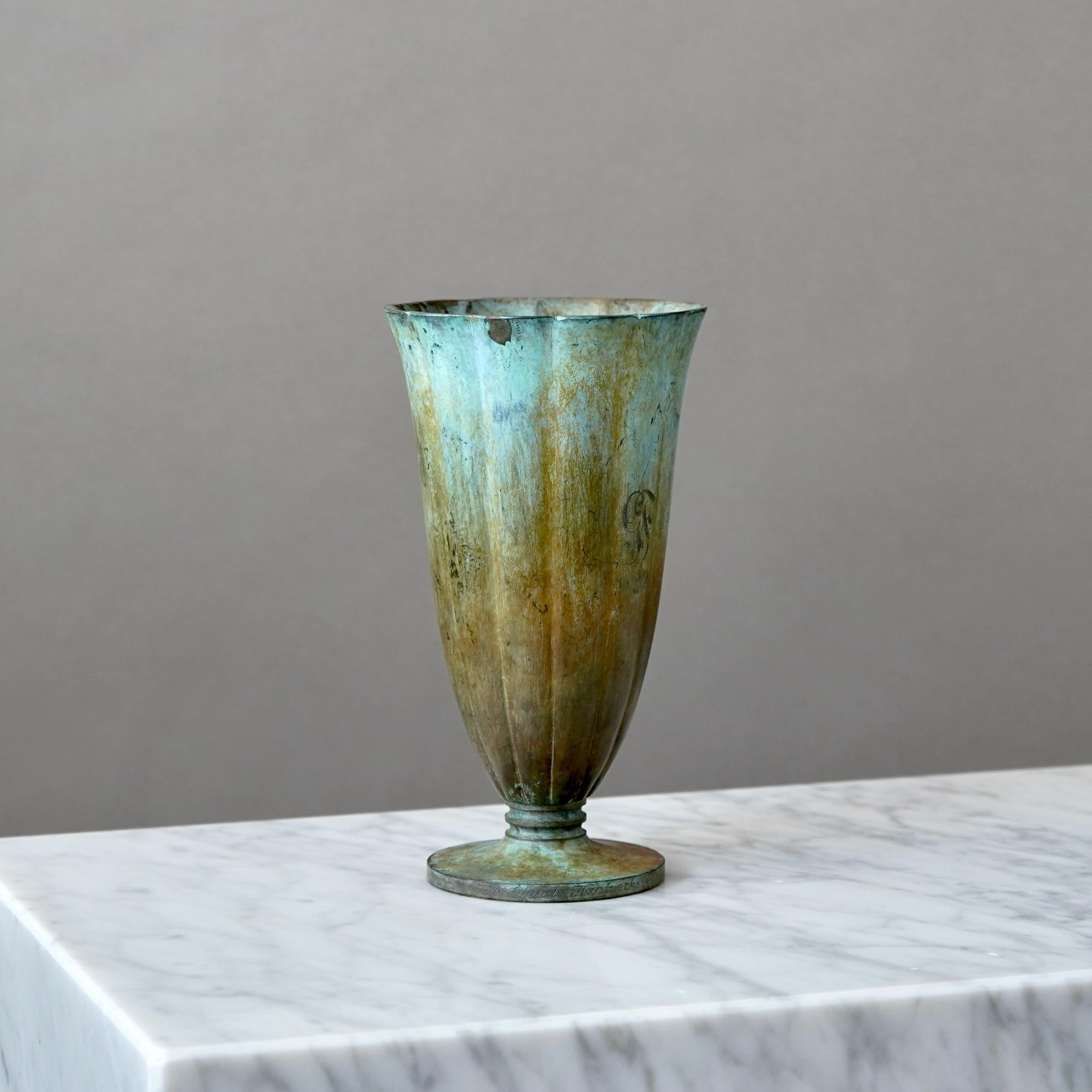 Calco Vaso in bronzo Art Deco di GAB Guldsmedsaktiebolaget, Svezia, anni '30 in vendita