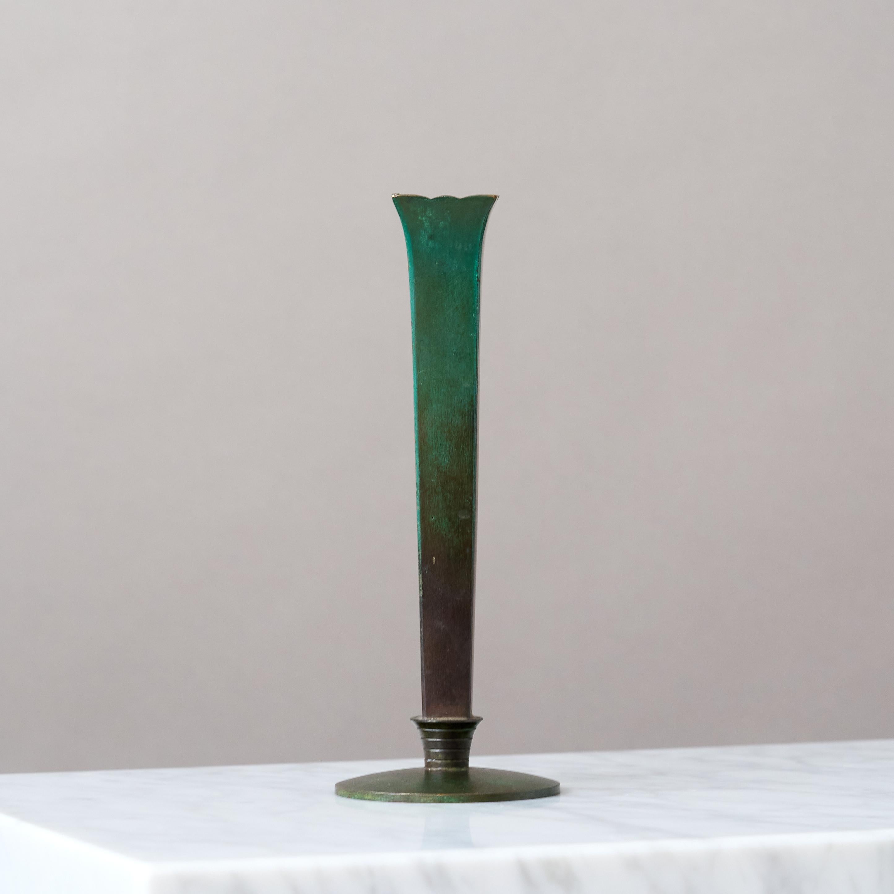 Art Deco Bronze Vase by GAB Guldsmedsaktiebolaget, Sweden, 1930s. Vaciado en venta