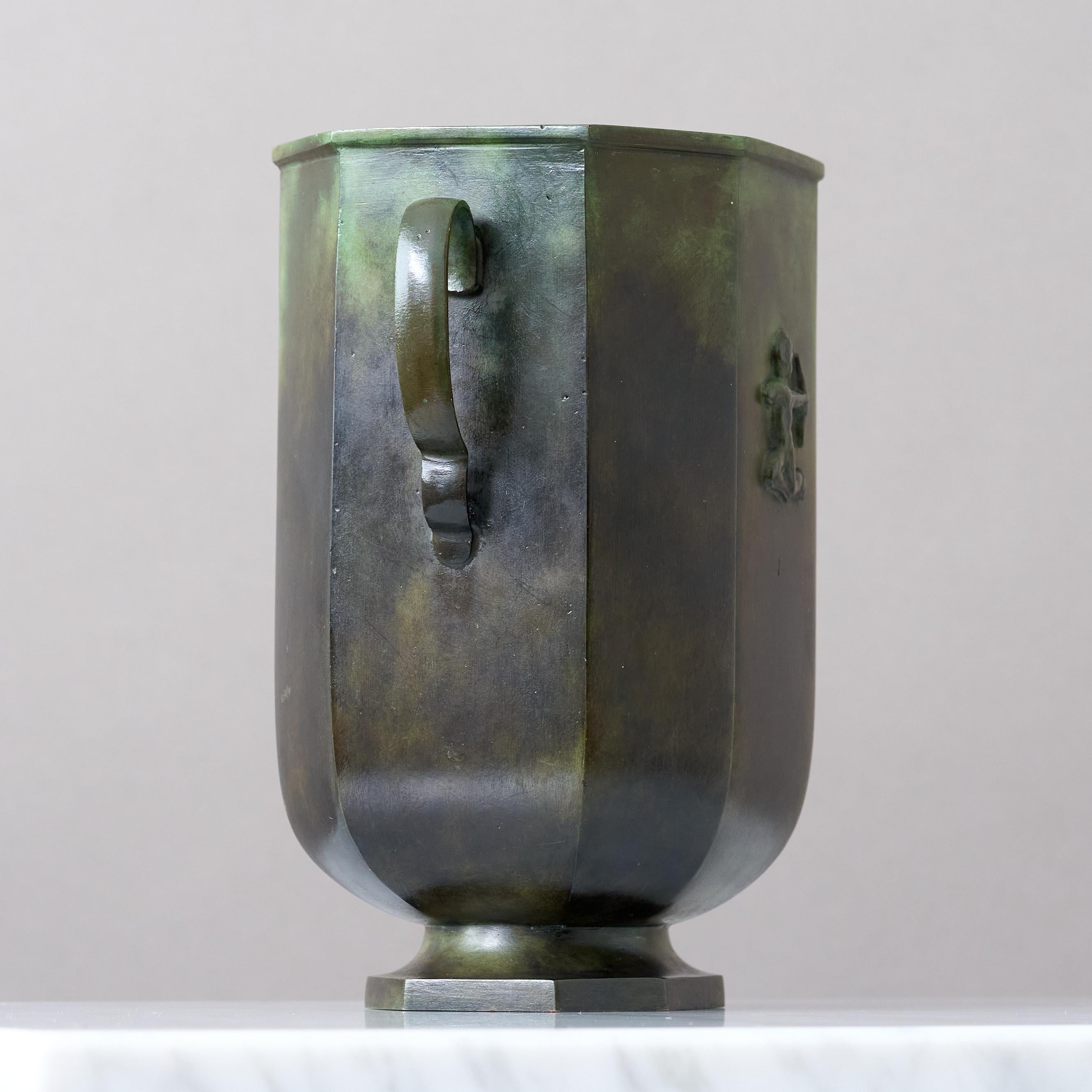 Art Deco Bronzevase von GAB Guldsmedsaktiebolaget, Schweden, 1930er Jahre. im Angebot 1