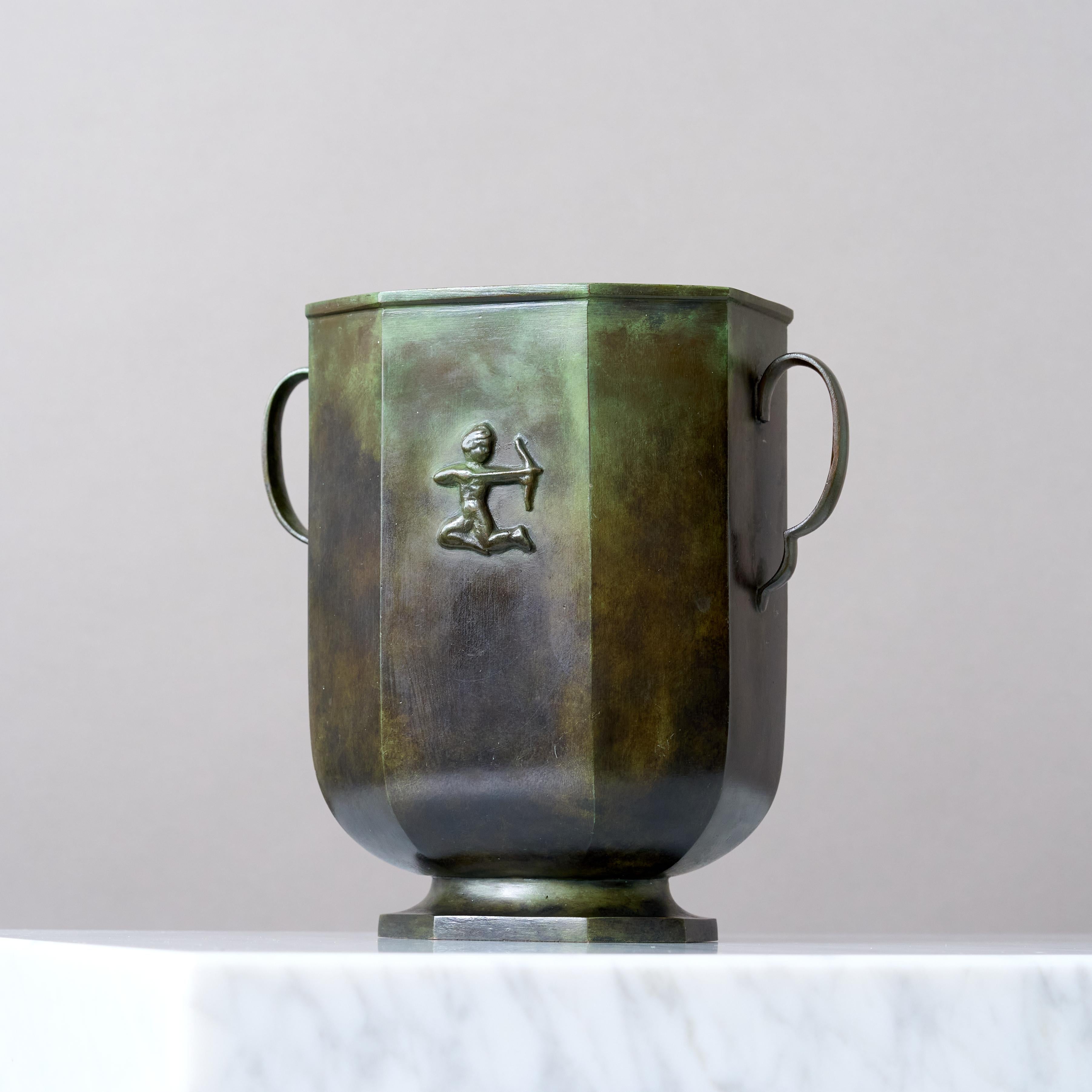 Art Deco Bronzevase von GAB Guldsmedsaktiebolaget, Schweden, 1930er Jahre. im Angebot 2