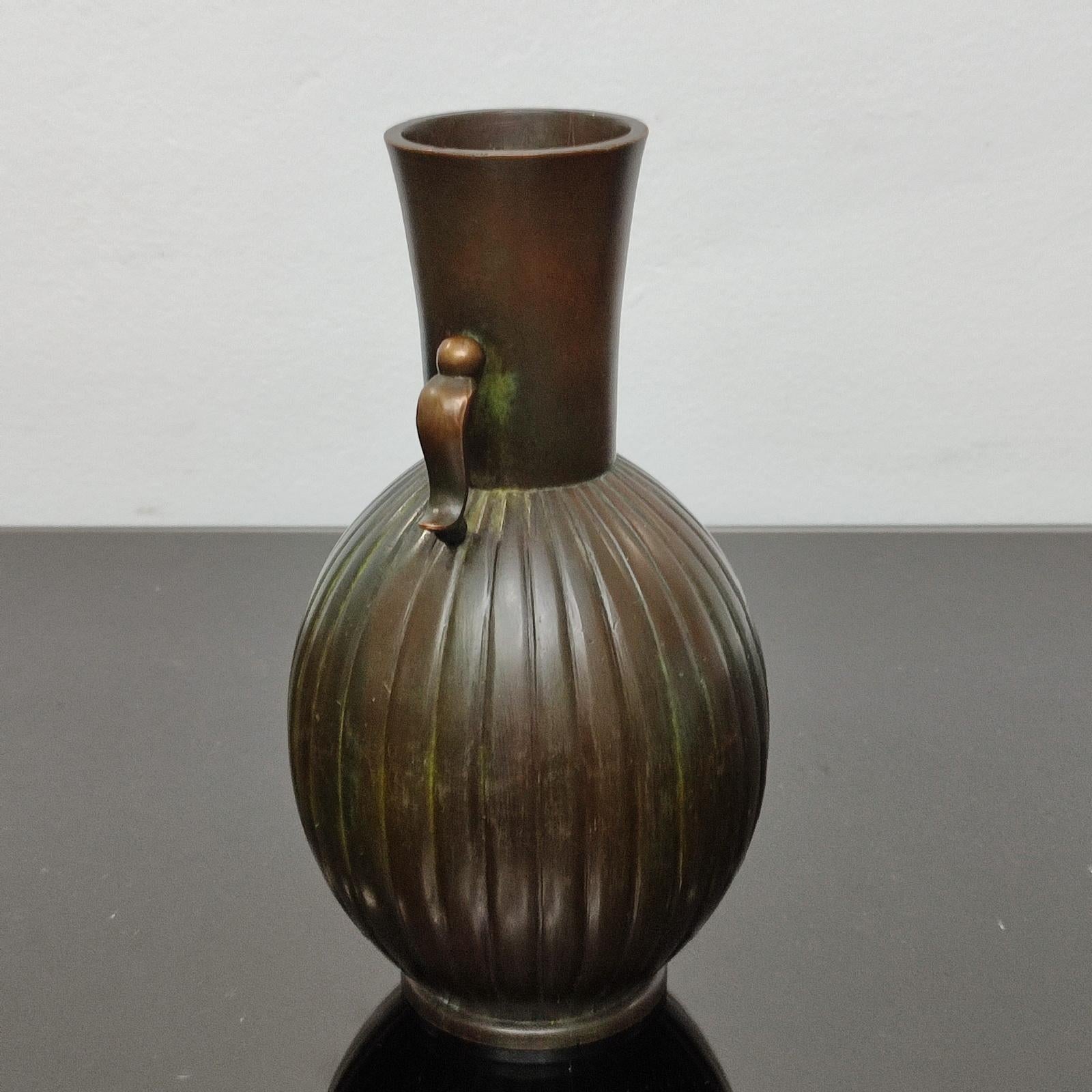 Bronzo Vaso Art Deco in bronzo di Just Andersen in vendita